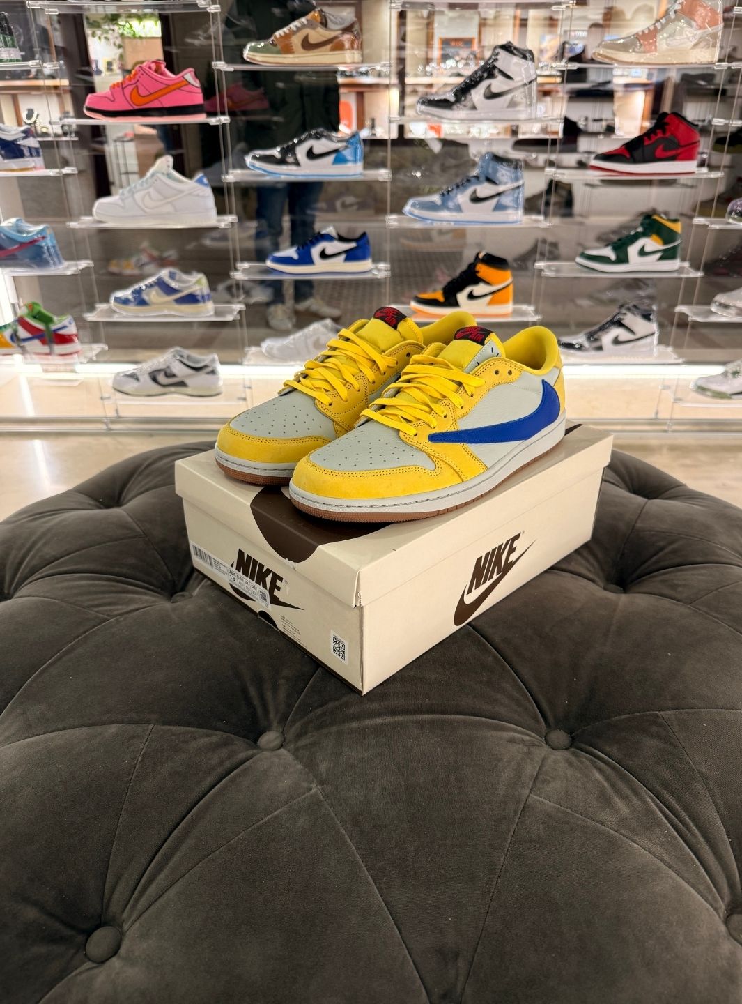 Air Jordan 1 Retro Low OG SP Travis Scott Canary - Sneakers Usate | ResellZone