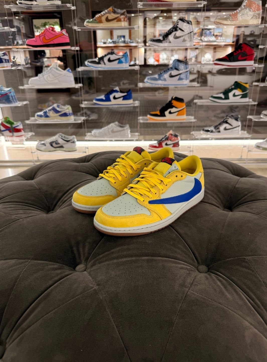 Air Jordan 1 Retro Low OG SP Travis Scott Canary - Sneakers Usate | ResellZone