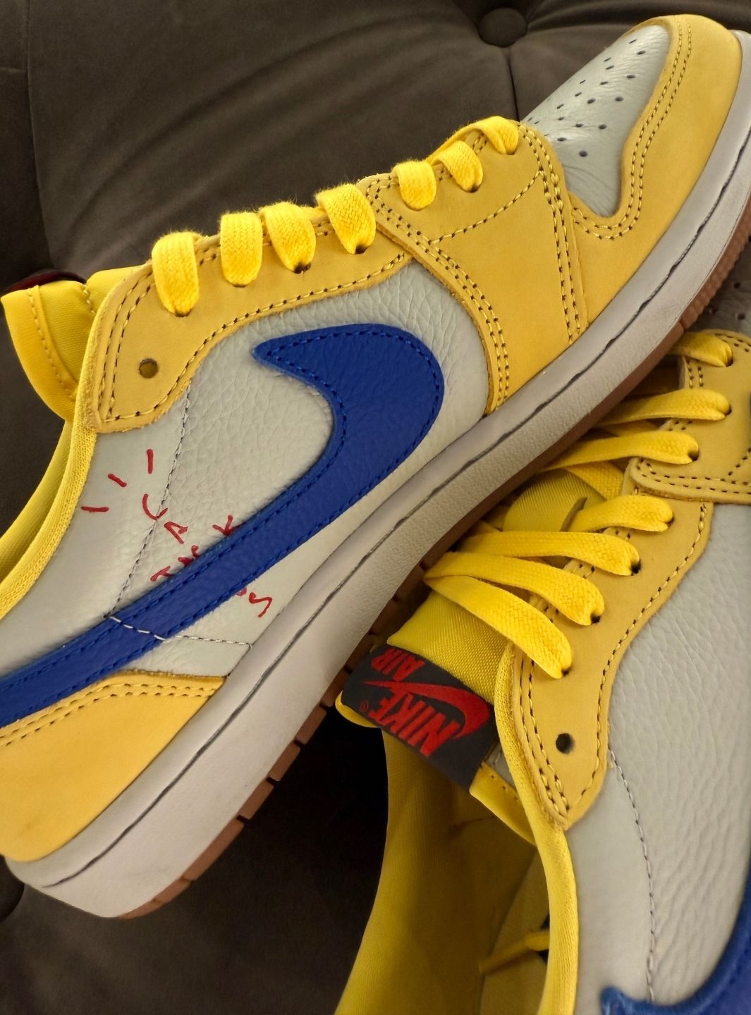 Air Jordan 1 Retro Low OG SP Travis Scott Canary - Sneakers Usate | ResellZone