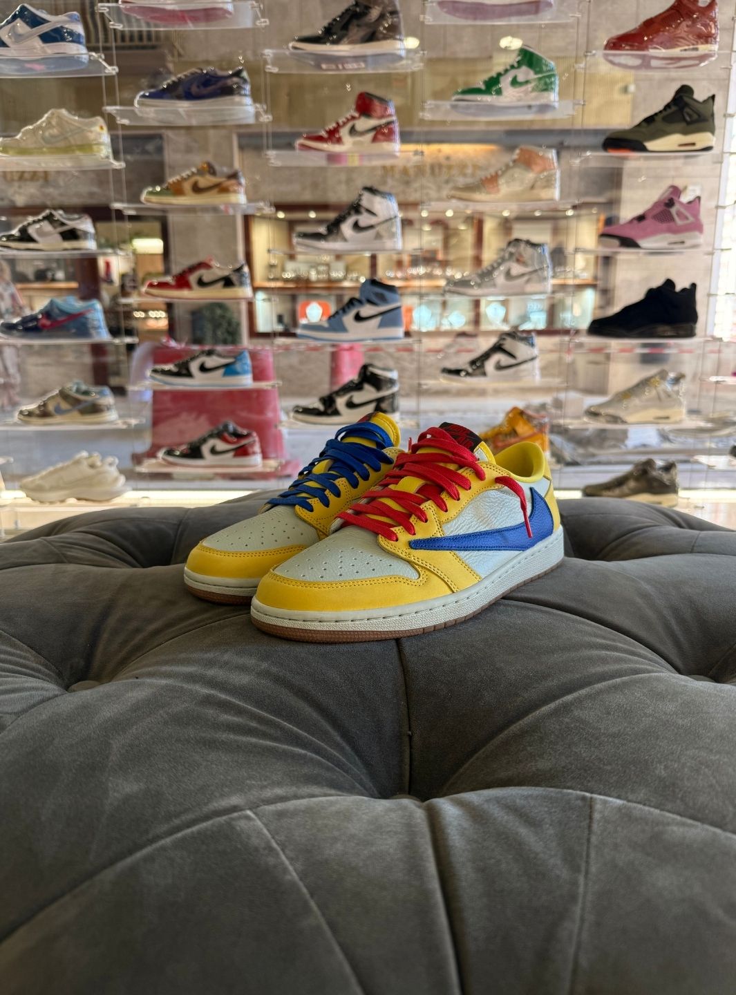 Air Jordan 1 Retro Low OG SP Travis Scott Canary - Sneakers Usate | ResellZone