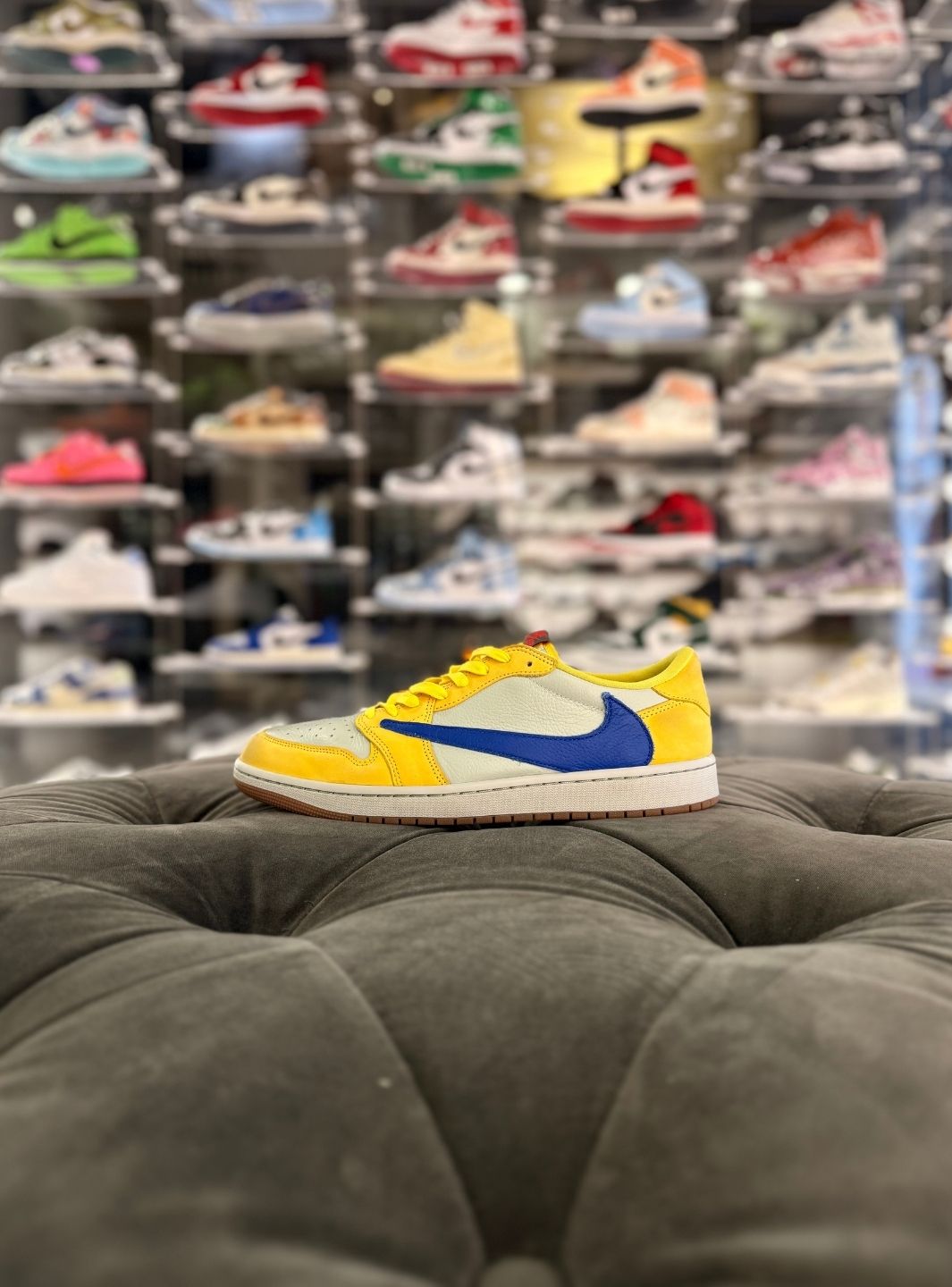 Air Jordan 1 Retro Low OG SP Travis Scott Canary - Sneakers Usate | ResellZone