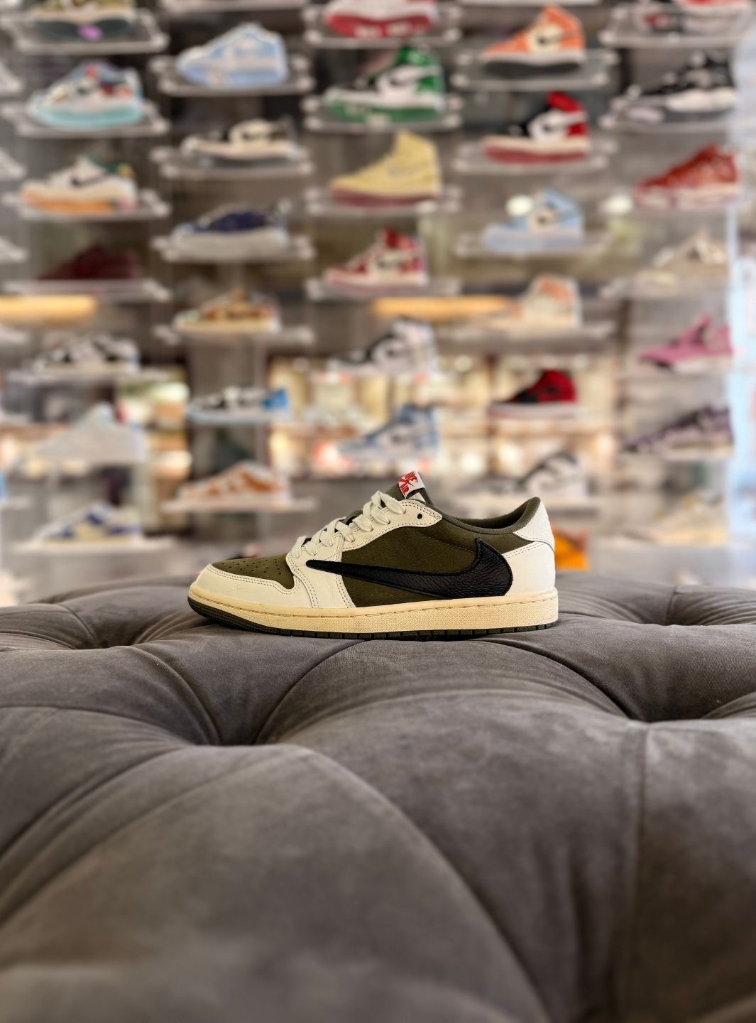 Air Jordan 1 Retro Low OG SP Travis Scott Medium Olive - Sneakers Usate | ResellZone