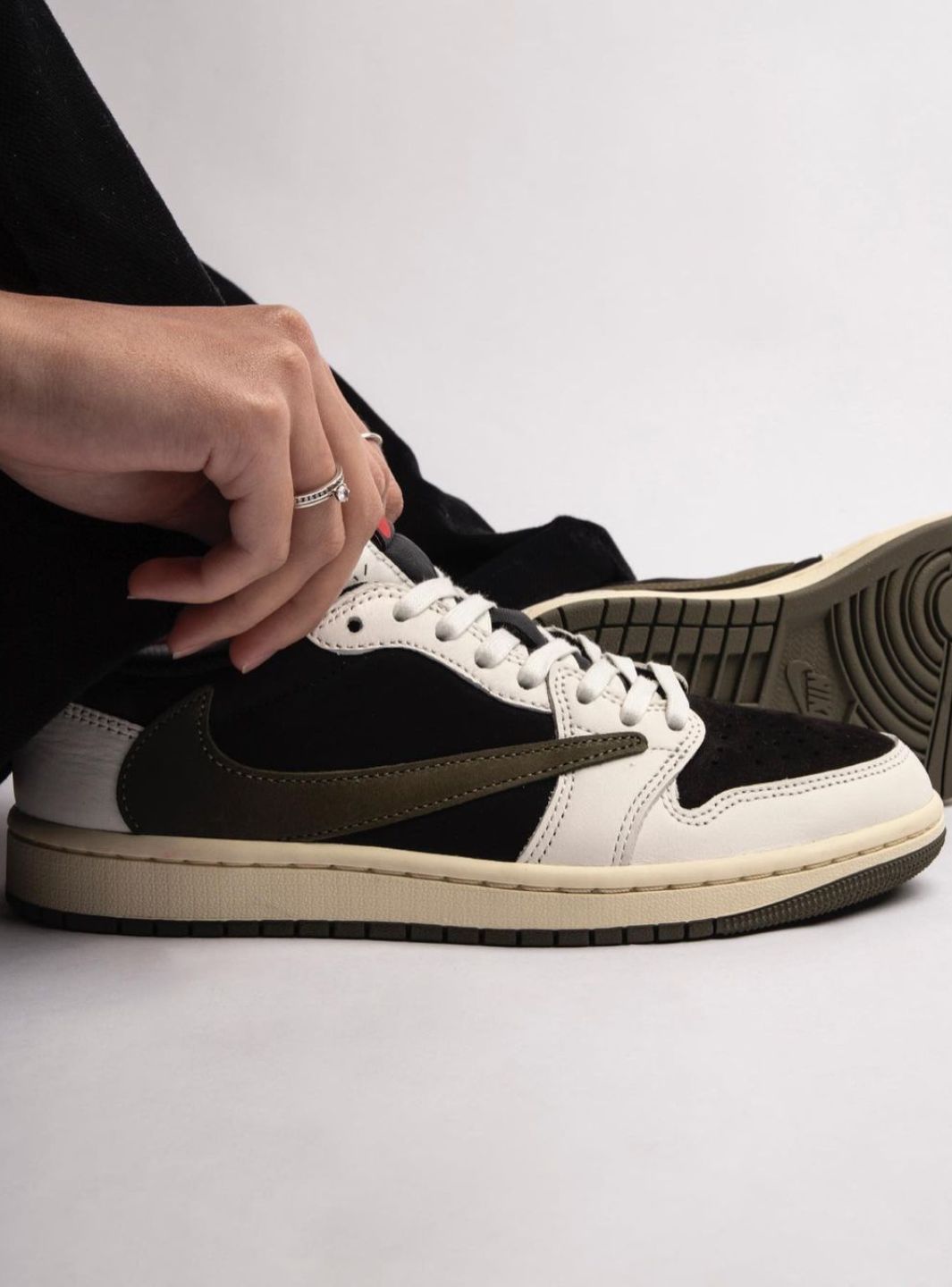 Air Jordan 1 Retro Low OG SP Travis Scott Olive - DZ4137-106 | ResellZone