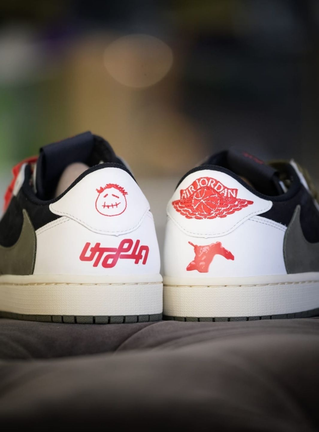 Air Jordan 1 Retro Low OG SP Travis Scott Olive (Friends and Family) - WMJDLS-452/DZ4137-106 (F&F) | ResellZone