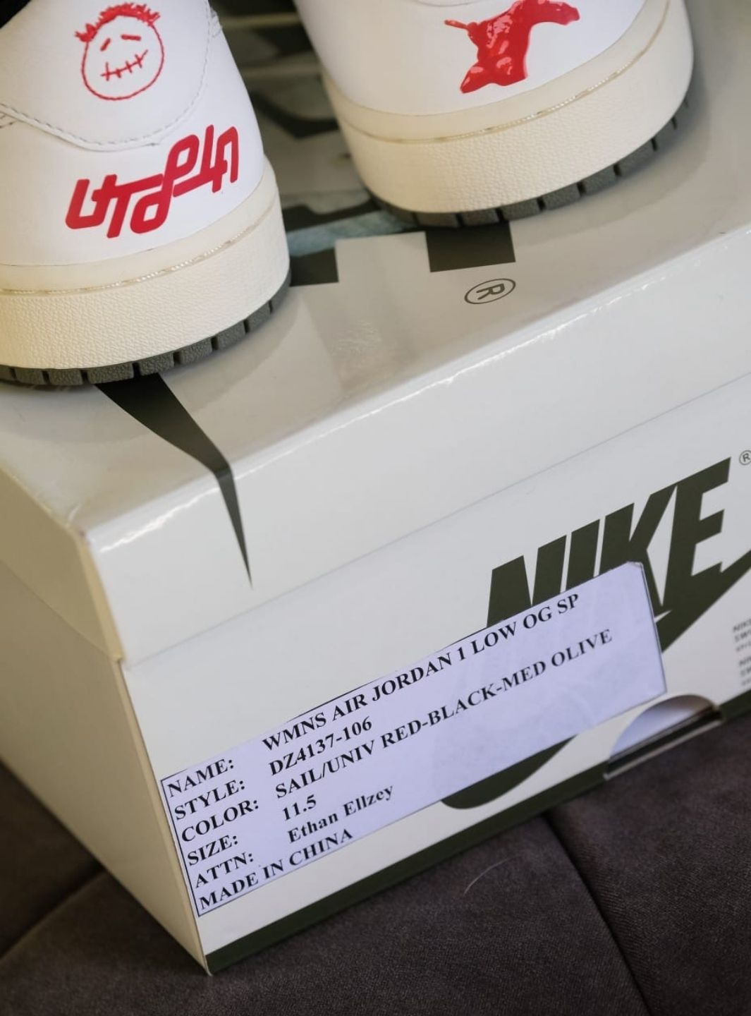 Air Jordan 1 Retro Low OG SP Travis Scott Olive (Friends and Family) - WMJDLS-452/DZ4137-106 (F&F) | ResellZone