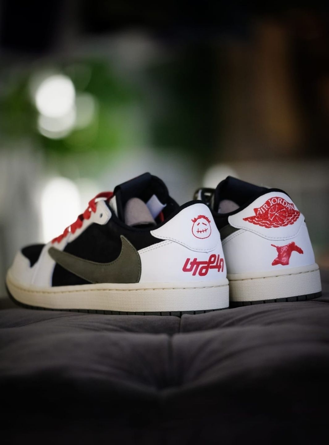 Air Jordan 1 Retro Low OG SP Travis Scott Olive (Friends and