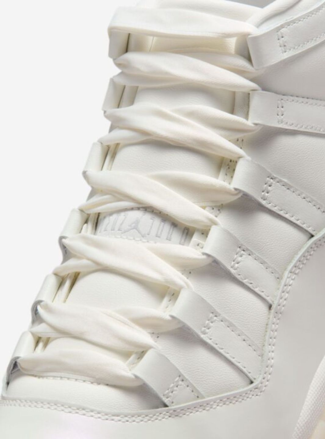 Air Jordan 11 Retro Pearl - AR0715-110 | ResellZone