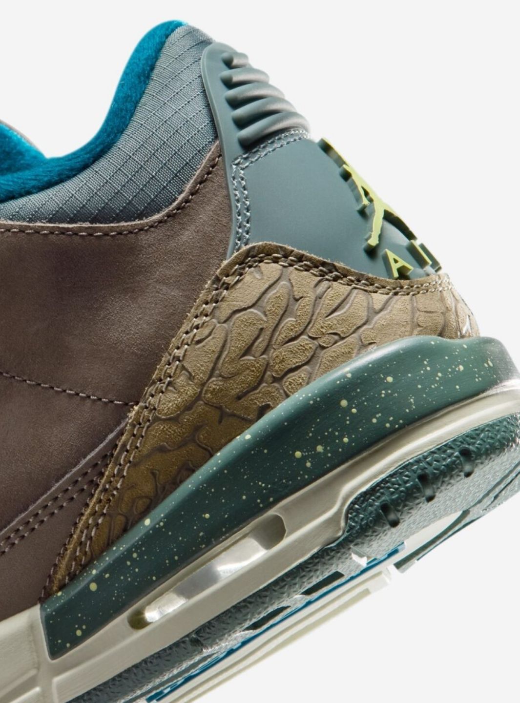 Air Jordan 3 Retro Olive Grey (GS) - IB7066-001 | ResellZone