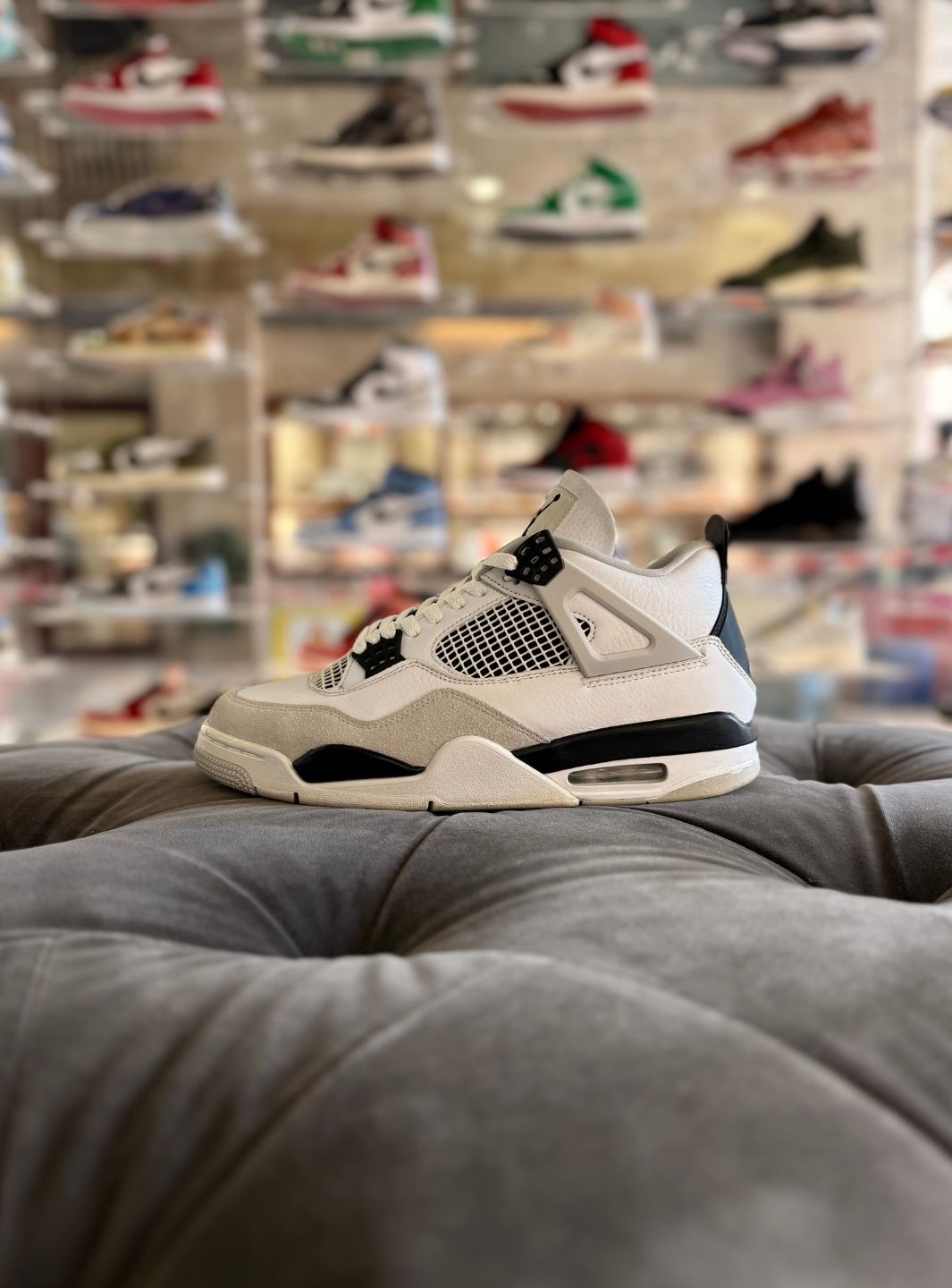 Air Jordan 4 Military Black - Sneakers Usate | ResellZone