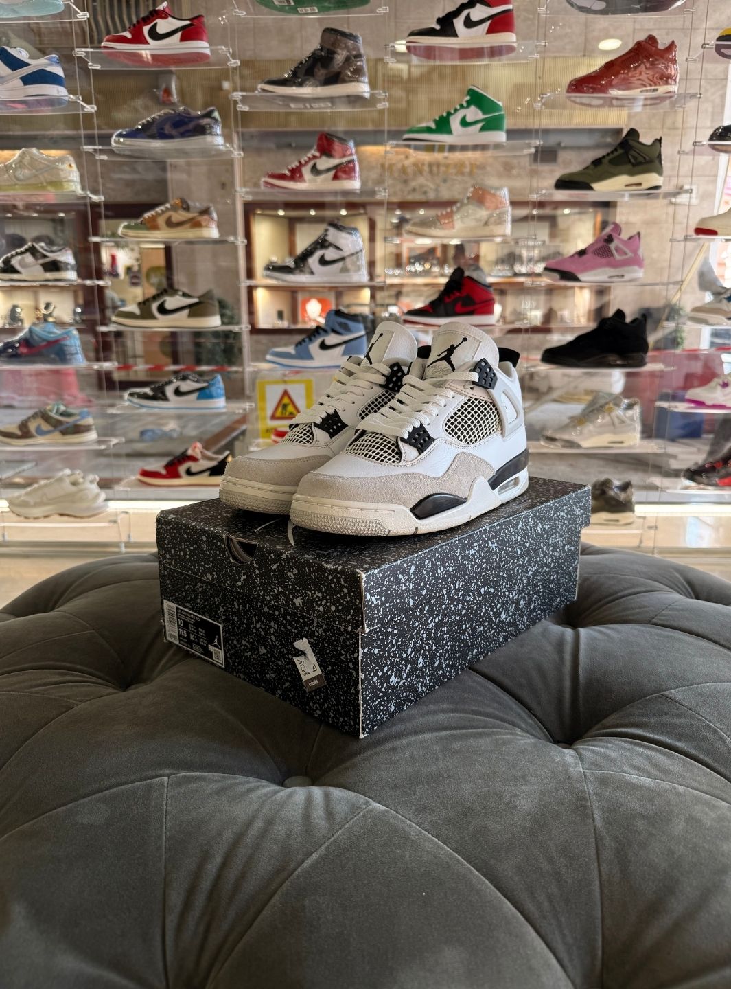 Air Jordan 4 Military Black - Sneakers Usate | ResellZone