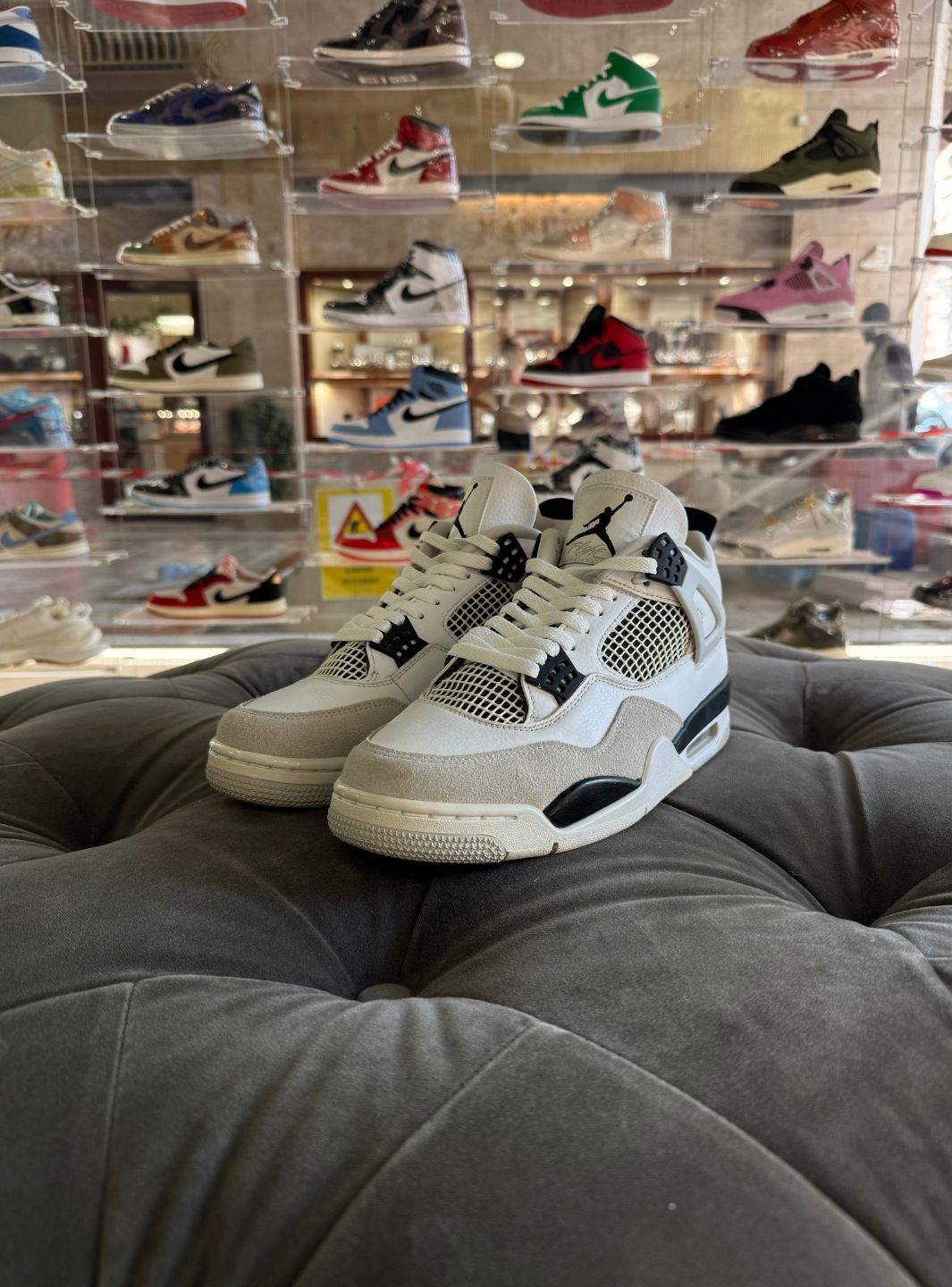 Air Jordan 4 Military Black - Sneakers Usate | ResellZone