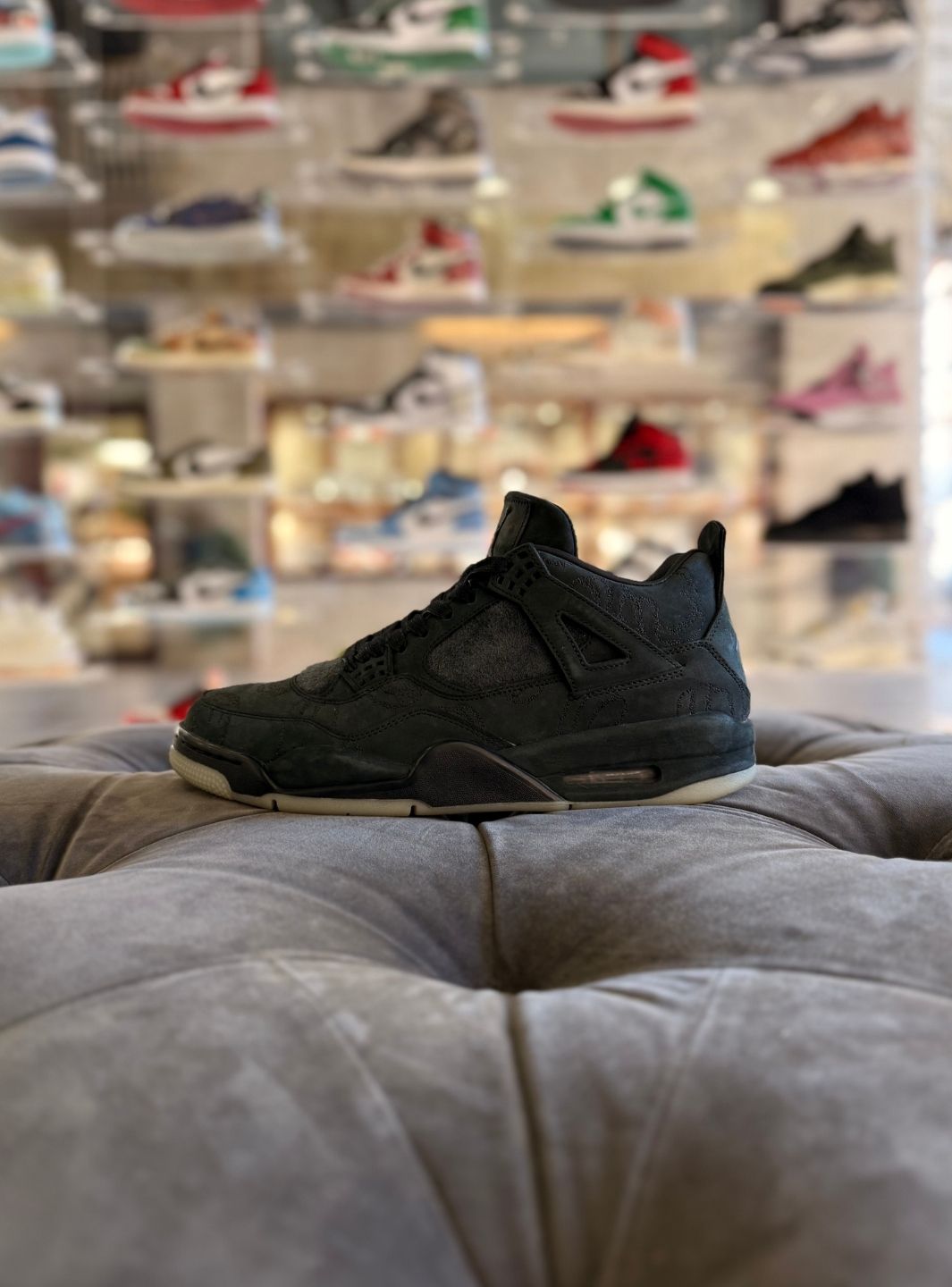 Air Jordan 4 Retro Kaws Black - Sneakers Usate | ResellZone