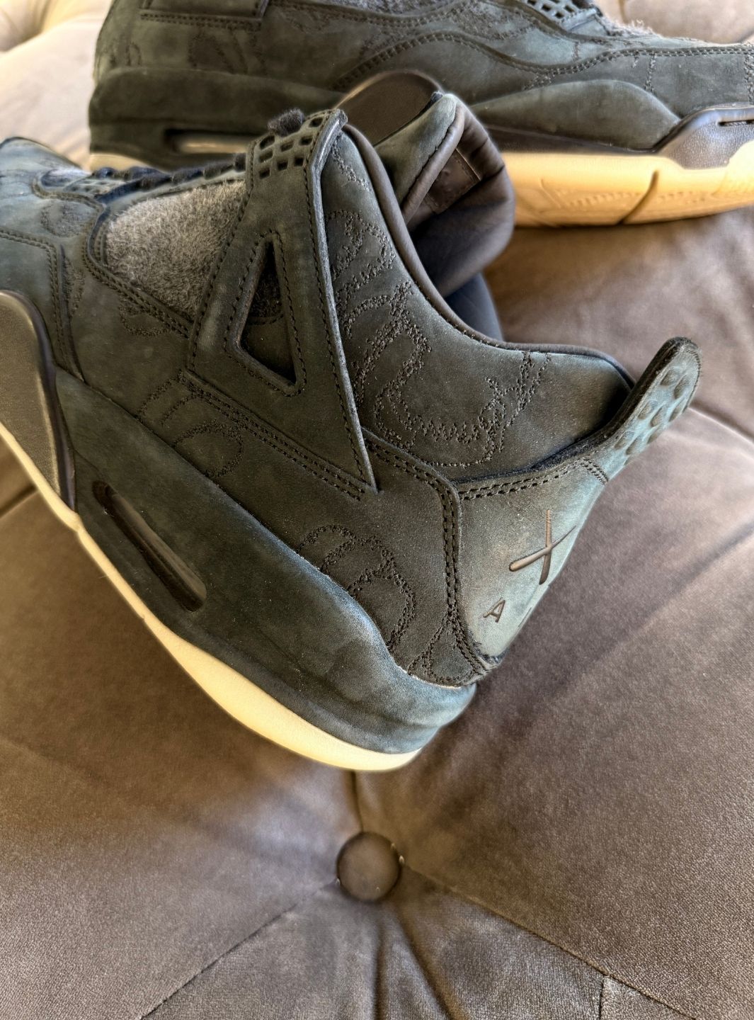 Air Jordan 4 Retro Kaws Black - Sneakers Usate | ResellZone