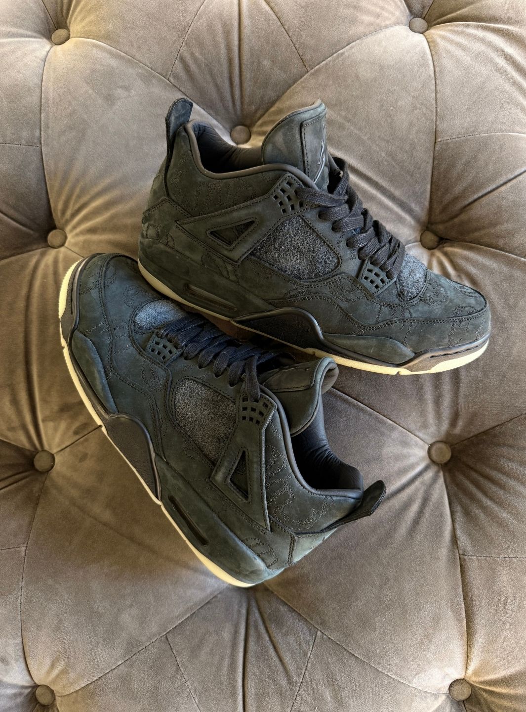 Air Jordan 4 Retro Kaws Black - Sneakers Usate | ResellZone
