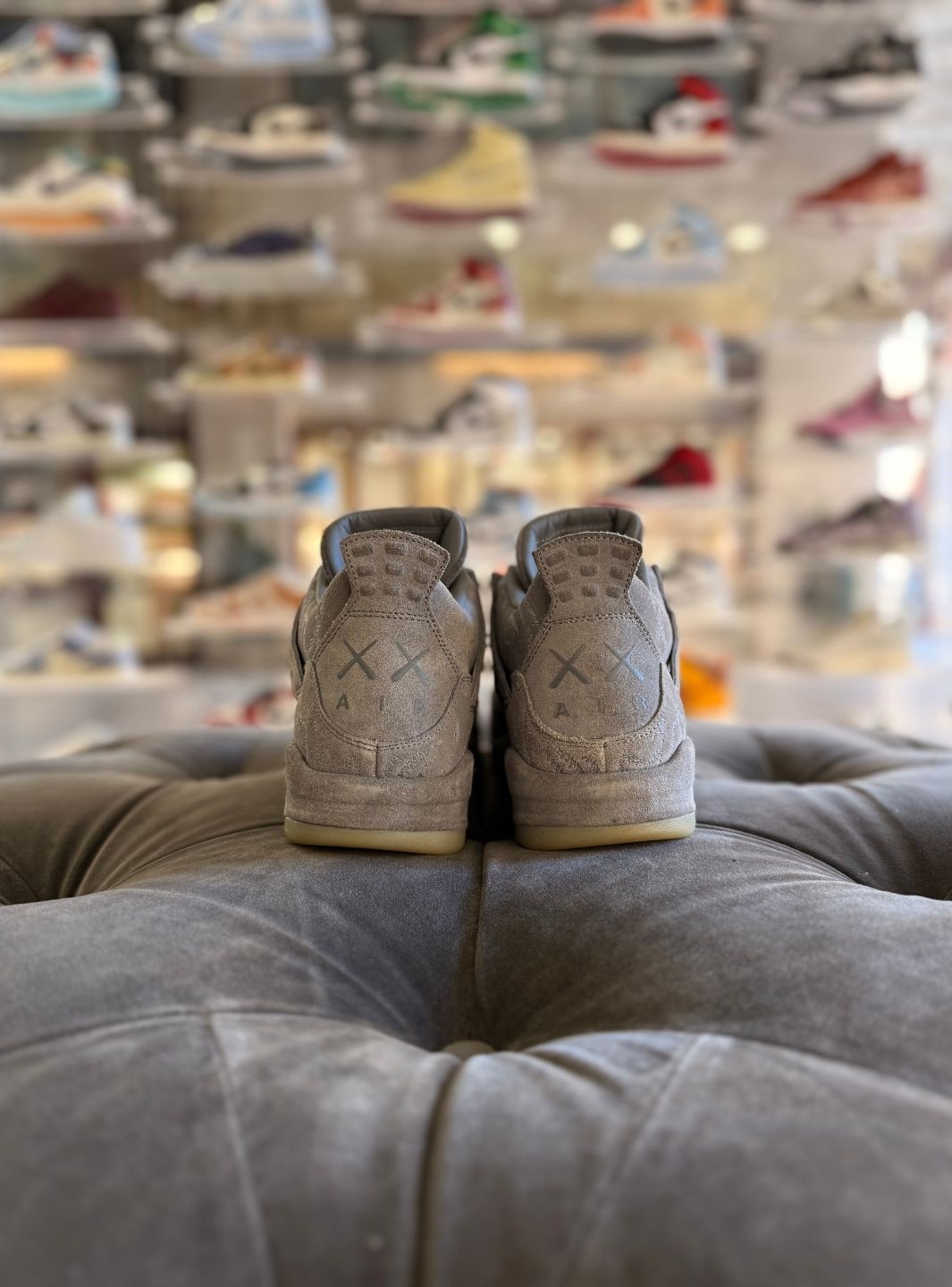 Air Jordan 4 Retro Kaws - Sneakers Usate | ResellZone