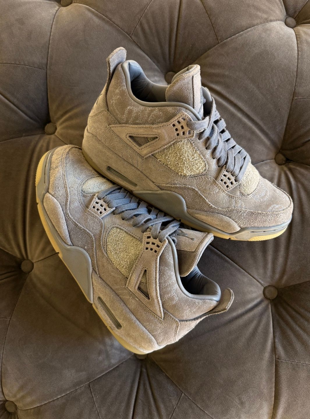 Air Jordan 4 Retro Kaws - Sneakers Usate | ResellZone