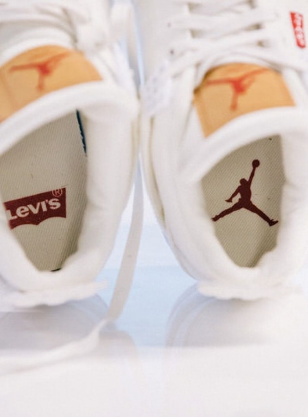 Air Jordan 4 Retro Levi's White - AO2571-100 | ResellZone