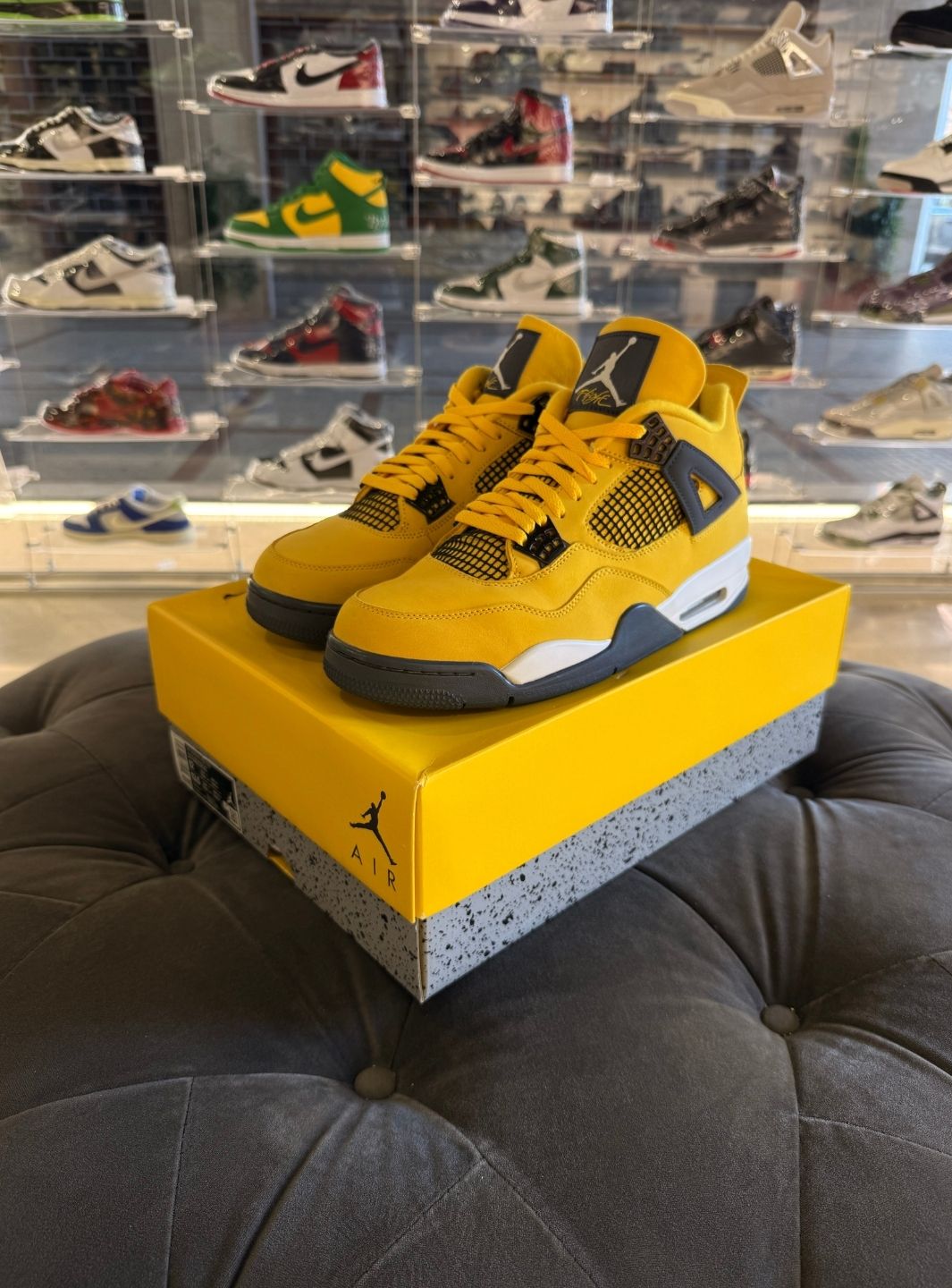 Air Jordan 4 Retro Lightning (2021) - Sneakers Usate | ResellZone