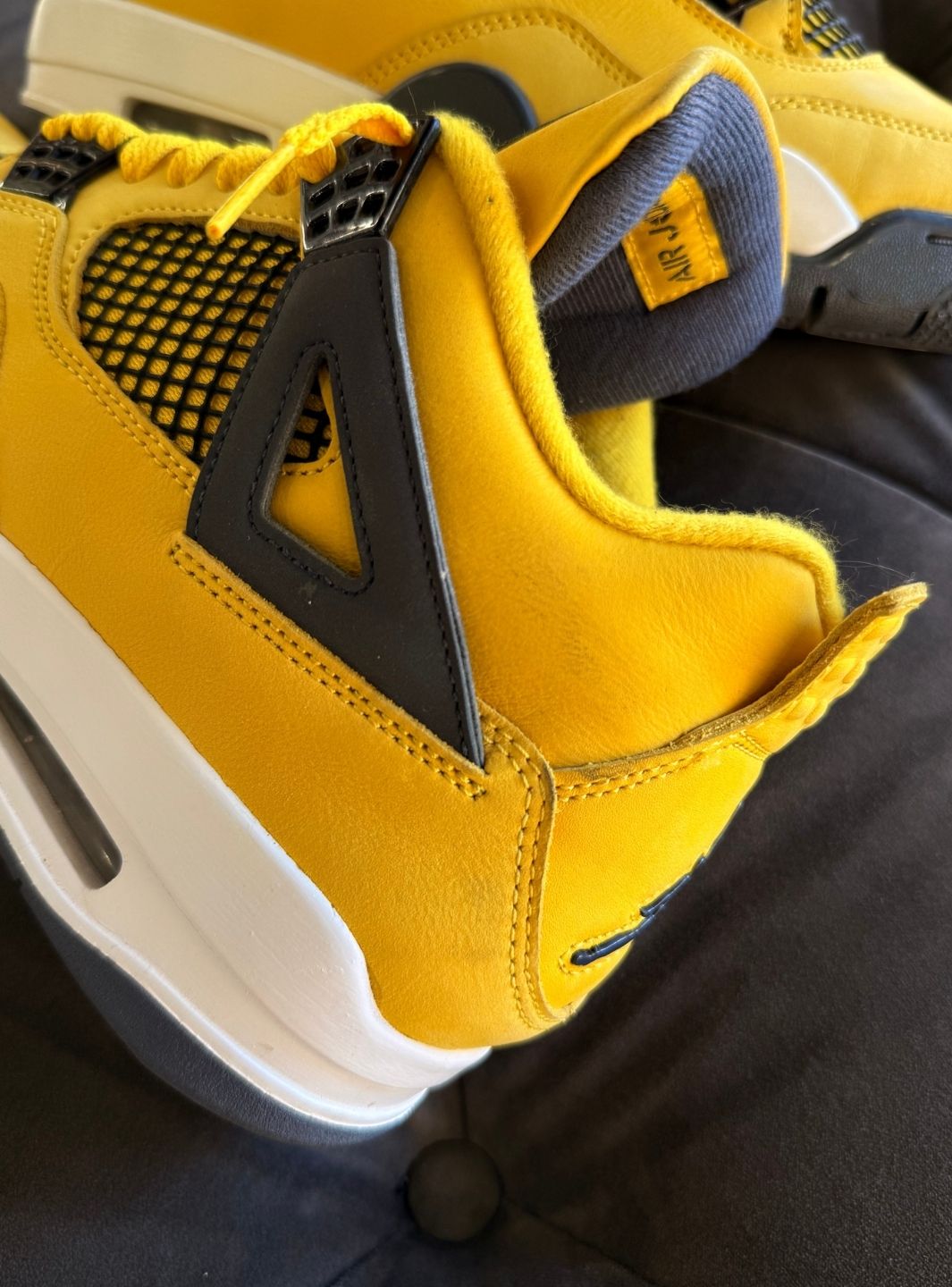 Air Jordan 4 Retro Lightning (2021) - Sneakers Usate | ResellZone