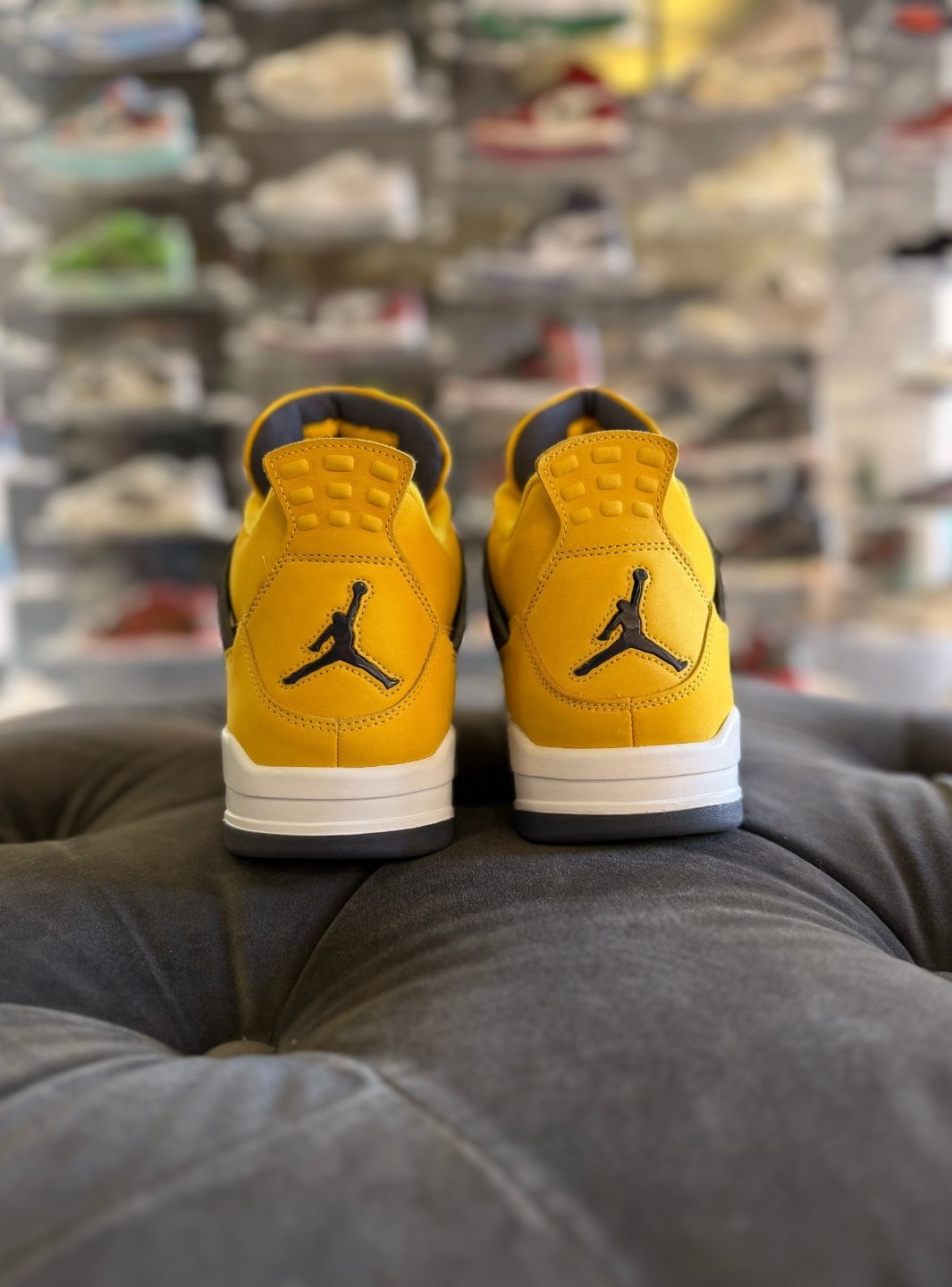 Air Jordan 4 Retro Lightning (2021) - Sneakers Usate | ResellZone