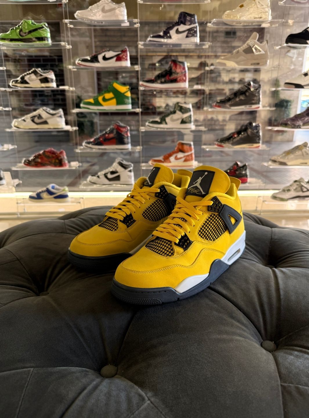 Air Jordan 4 Retro Lightning (2021) - Sneakers Usate | ResellZone