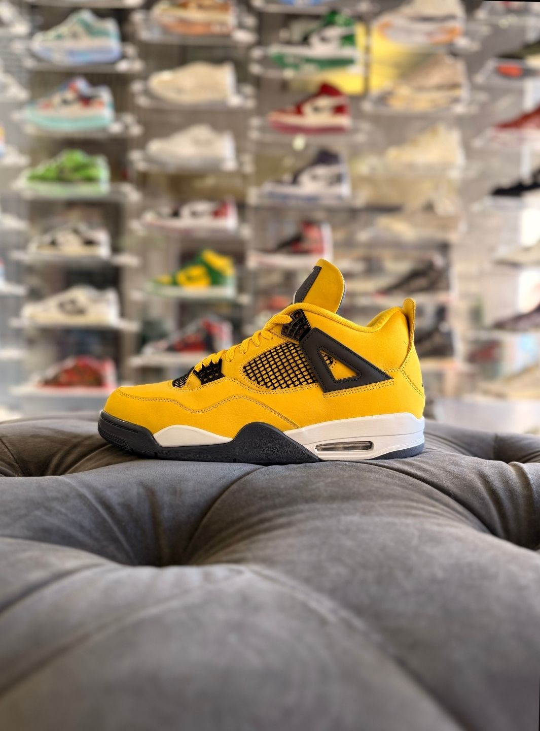 Air Jordan 4 Retro Lightning (2021) - Sneakers Usate | ResellZone