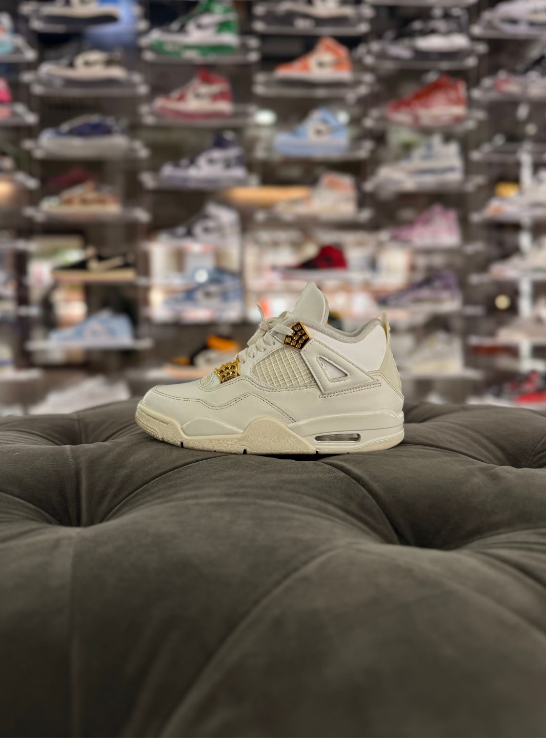 Air Jordan 4 Retro Metallic Gold - Sneakers Usate | ResellZone