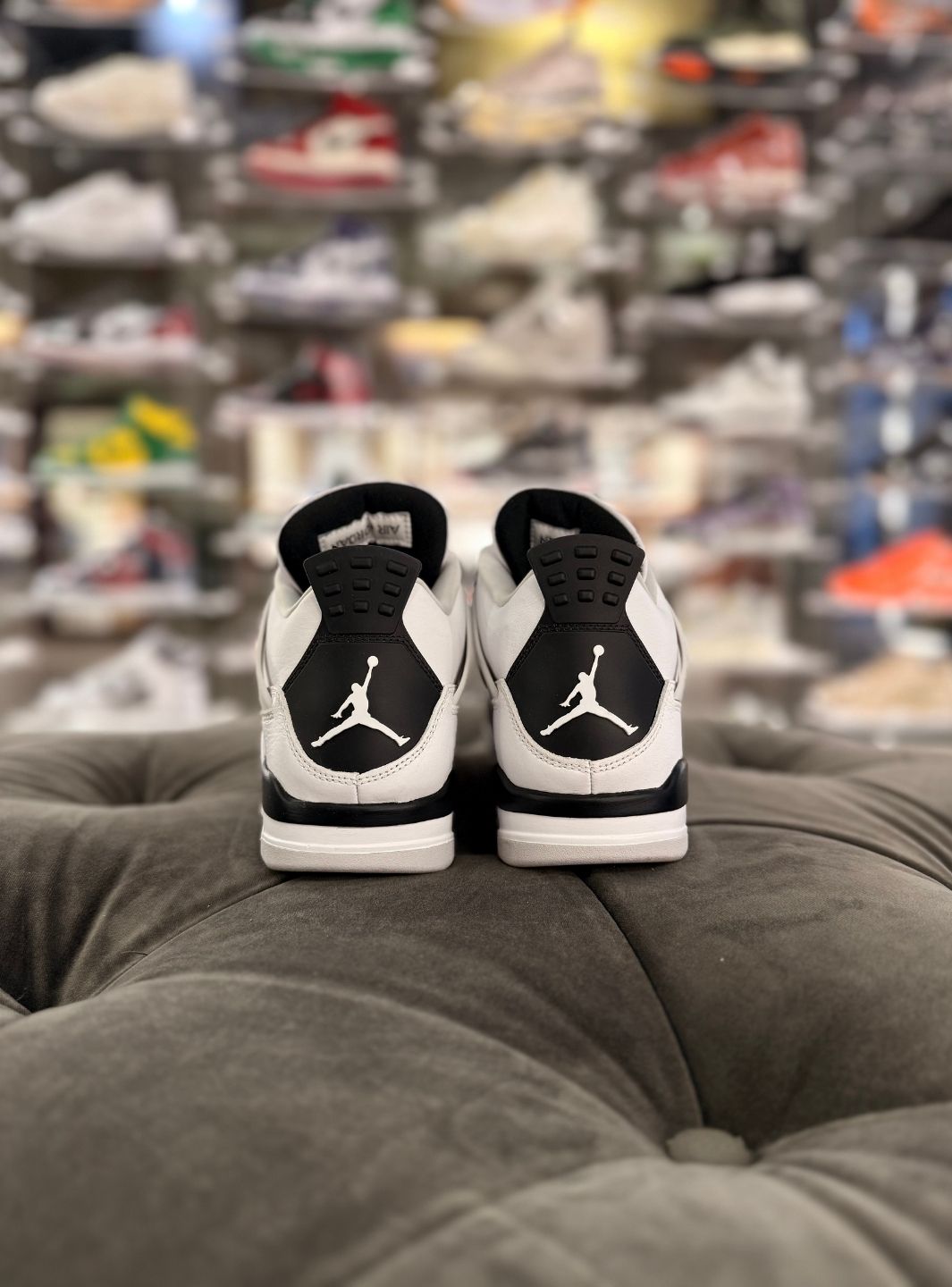 Air Jordan 4 Retro Military Black - Sneakers Usate | ResellZone