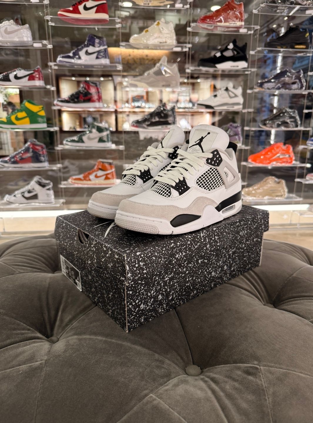 Air Jordan 4 Retro Military Black - Sneakers Usate | ResellZone
