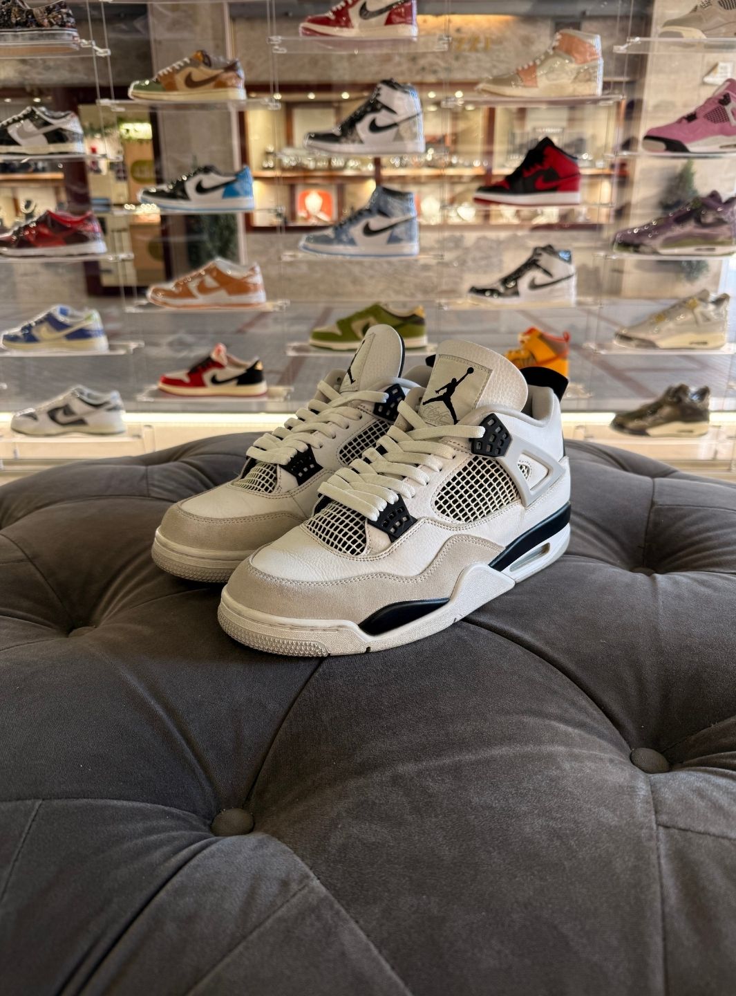 Air Jordan 4 Retro Military Black - Sneakers Usate | ResellZone