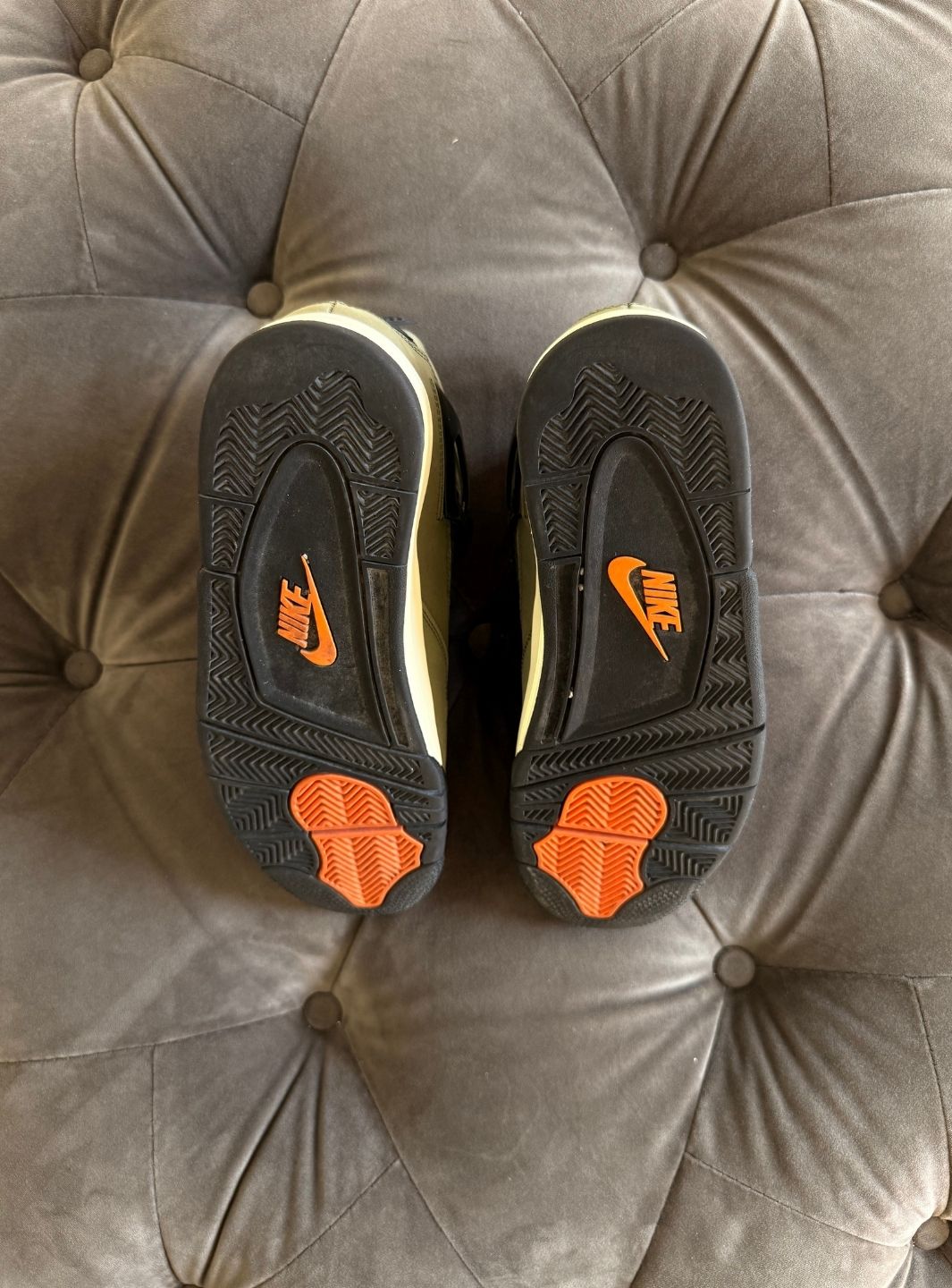 Air Jordan 4 Retro OG SP Undefeated - Sneakers Usate | ResellZone