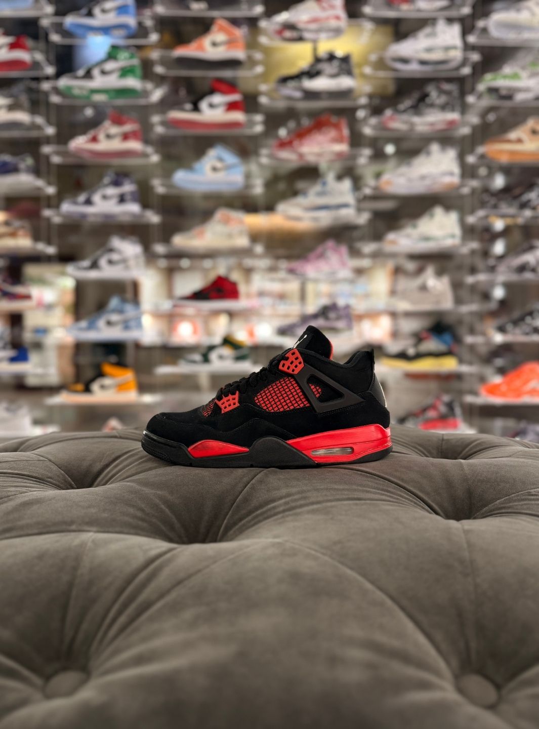 Air Jordan 4 Retro Red Thunder - Sneakers Usate | ResellZone
