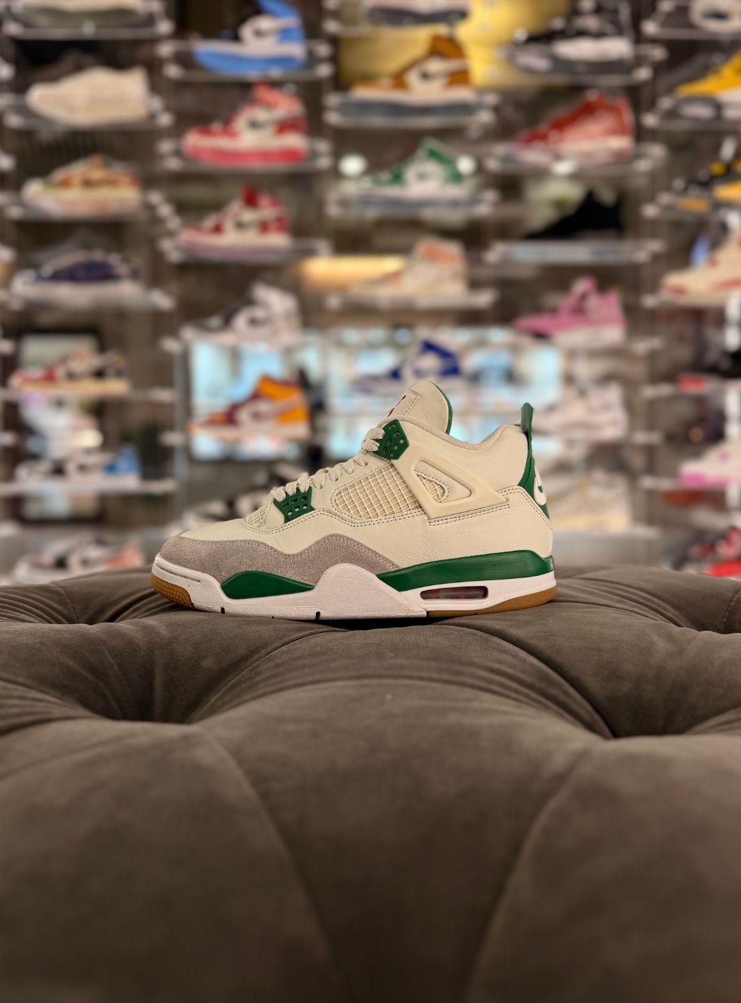 Air Jordan 4 Retro SB Pine Green - Sneakers Usate | ResellZone