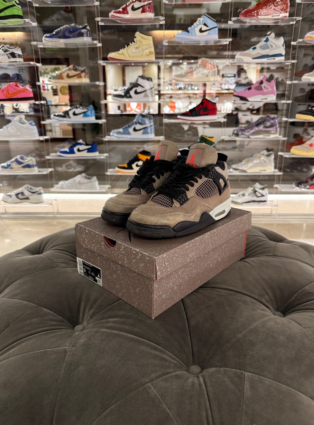 Air Jordan 4 Retro Taupe Haze - Sneakers Usate | ResellZone