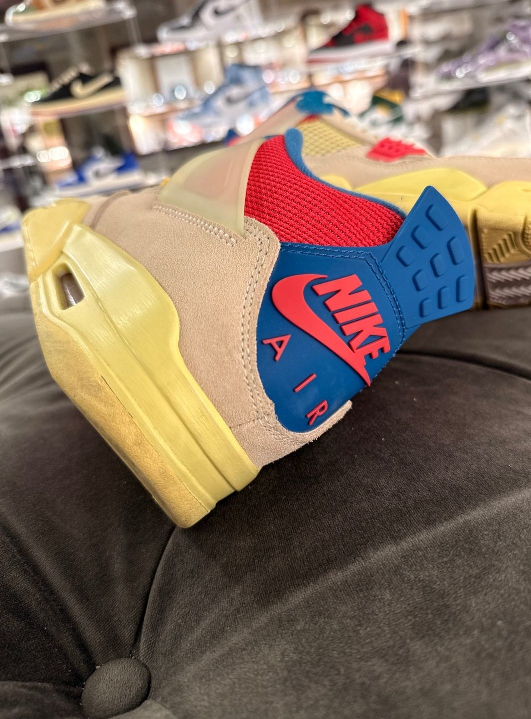 Air Jordan 4 Retro Union Guava Ice - Sneakers Usate | ResellZone