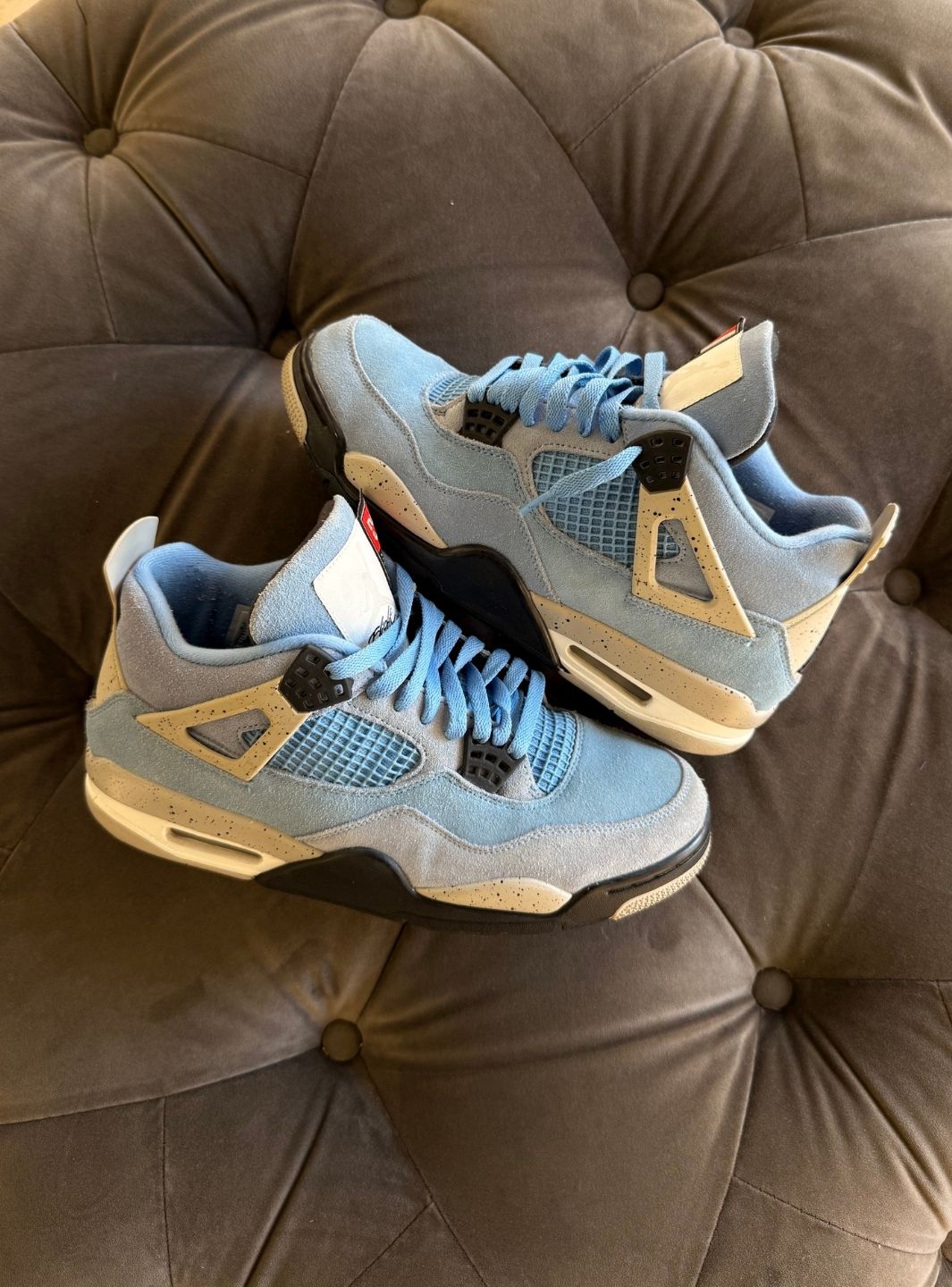 Air Jordan 4 Retro University Blue - Sneakers Usate | ResellZone
