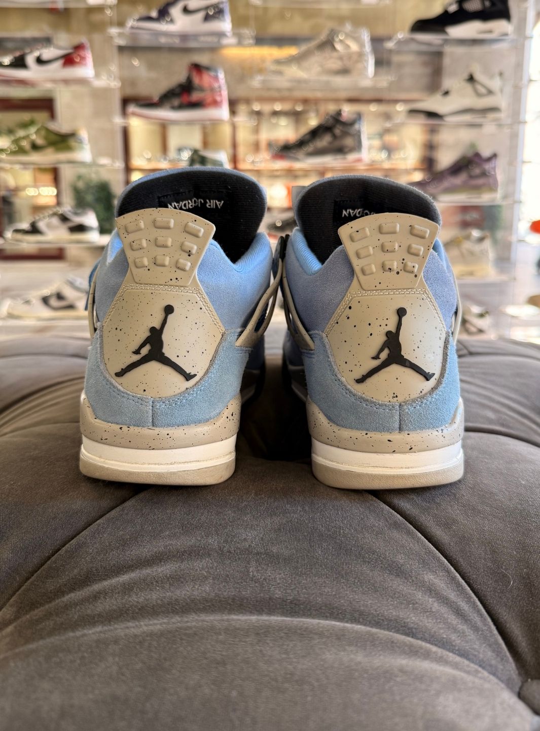 Air Jordan 4 Retro University Blue - Sneakers Usate | ResellZone