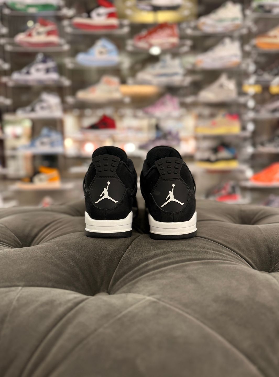 Air Jordan 4 Retro White Thunder - Sneakers Usate | ResellZone