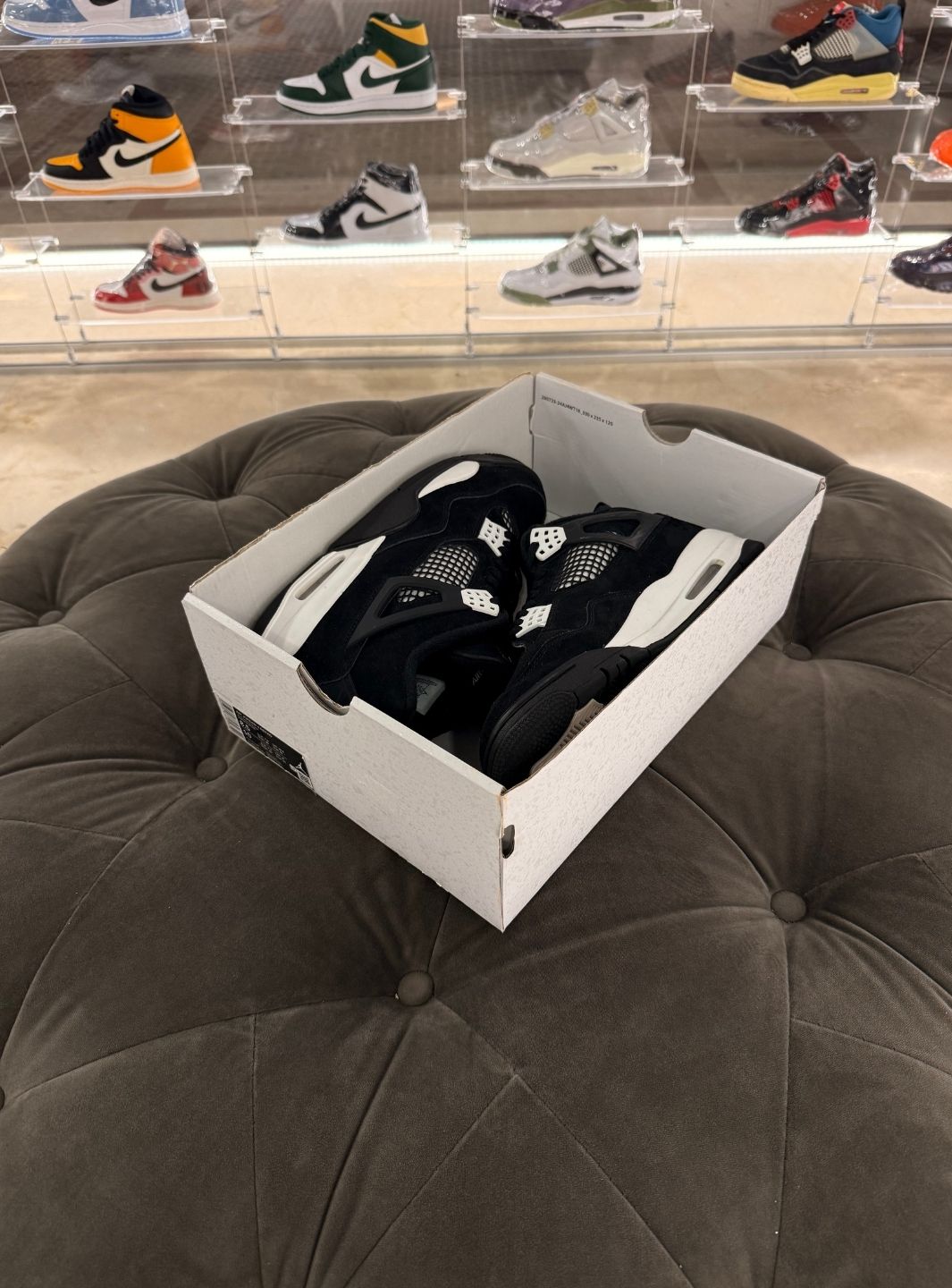 Air Jordan 4 Retro White Thunder - Sneakers Usate | ResellZone