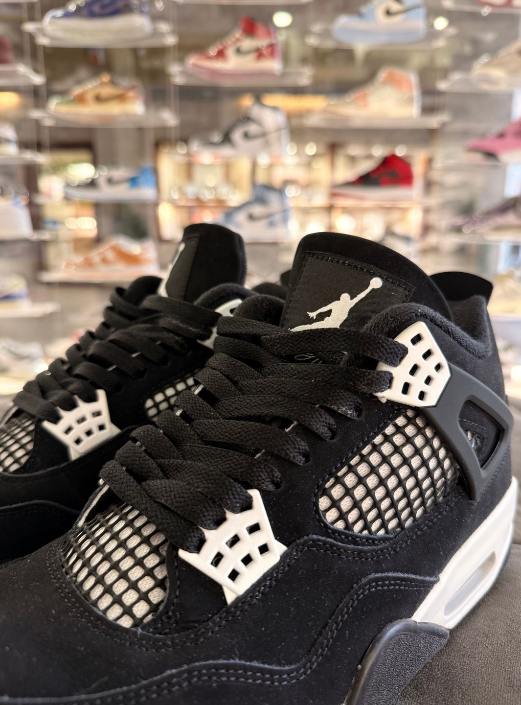 Air Jordan 4 Retro White Thunder - Sneakers Usate | ResellZone