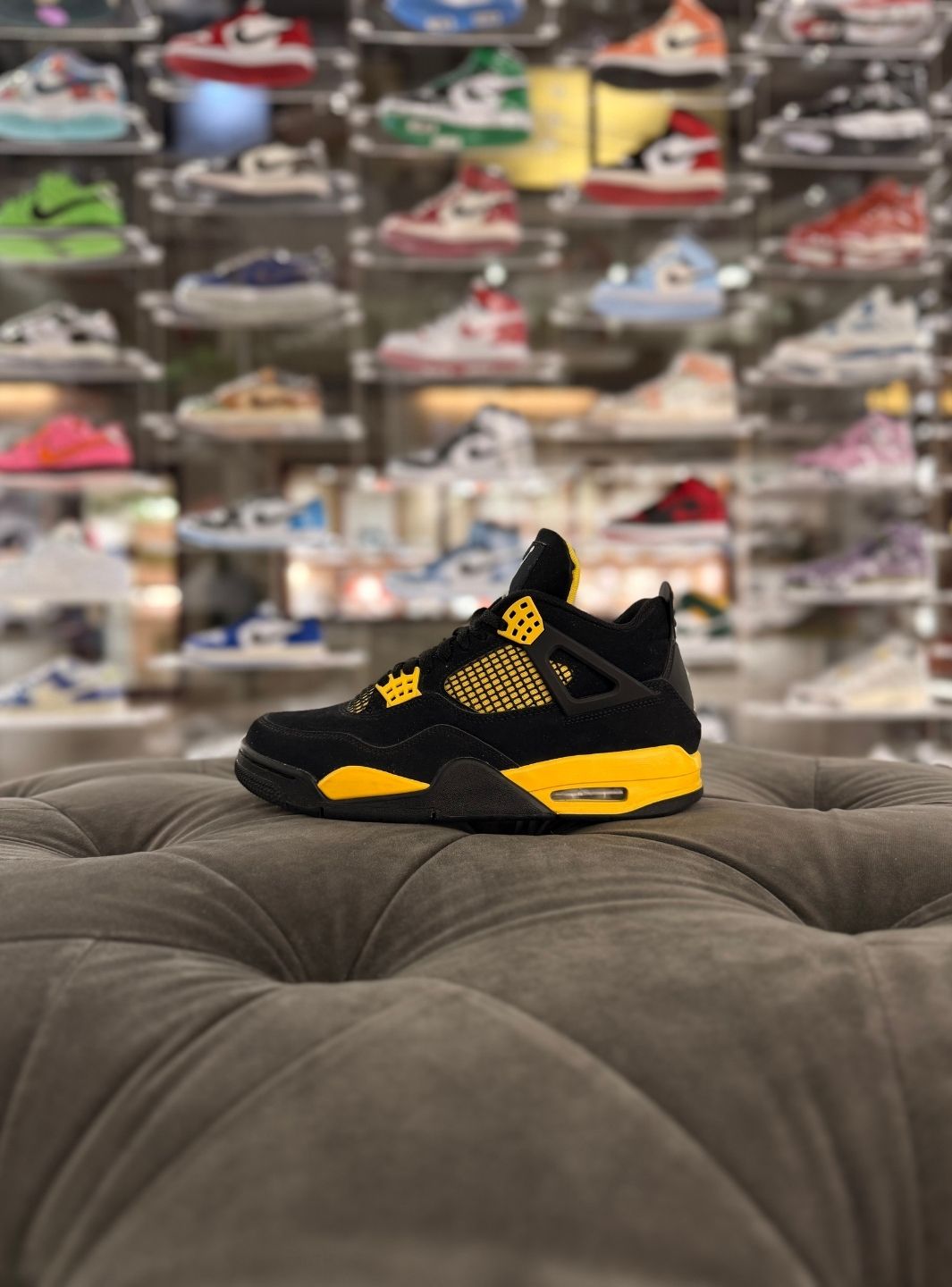 Air Jordan 4 Retro Thunder Yellow (2023) - Sneakers Usate | ResellZone