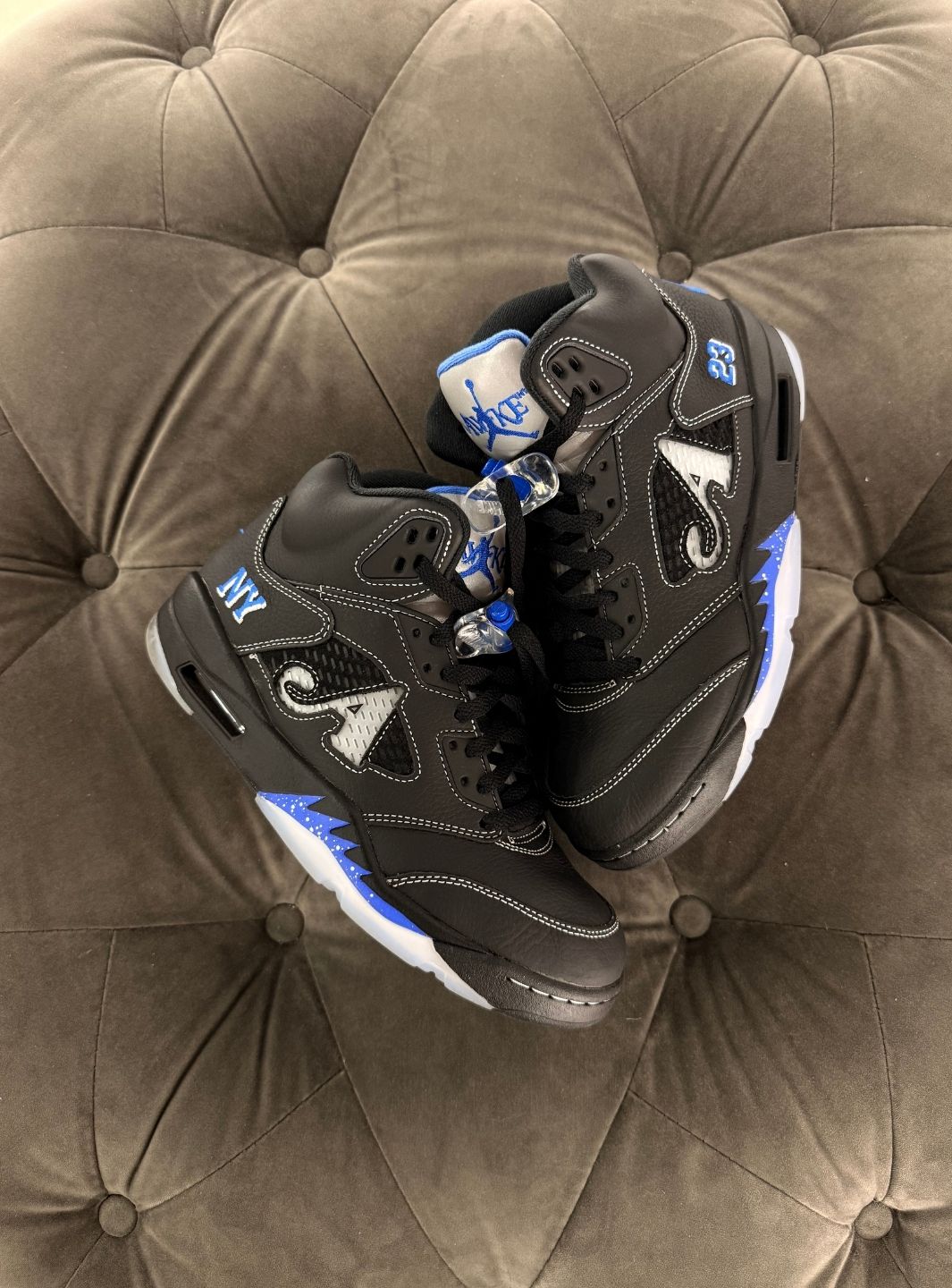 Air Jordan 5 Retro Awake NY Black - Sneakers Usate | ResellZone