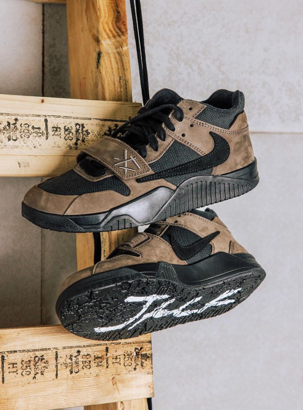 Air Jordan Jumpman Jack TR Travis Scott Dark Mocha - FZ8117-204 | ResellZone