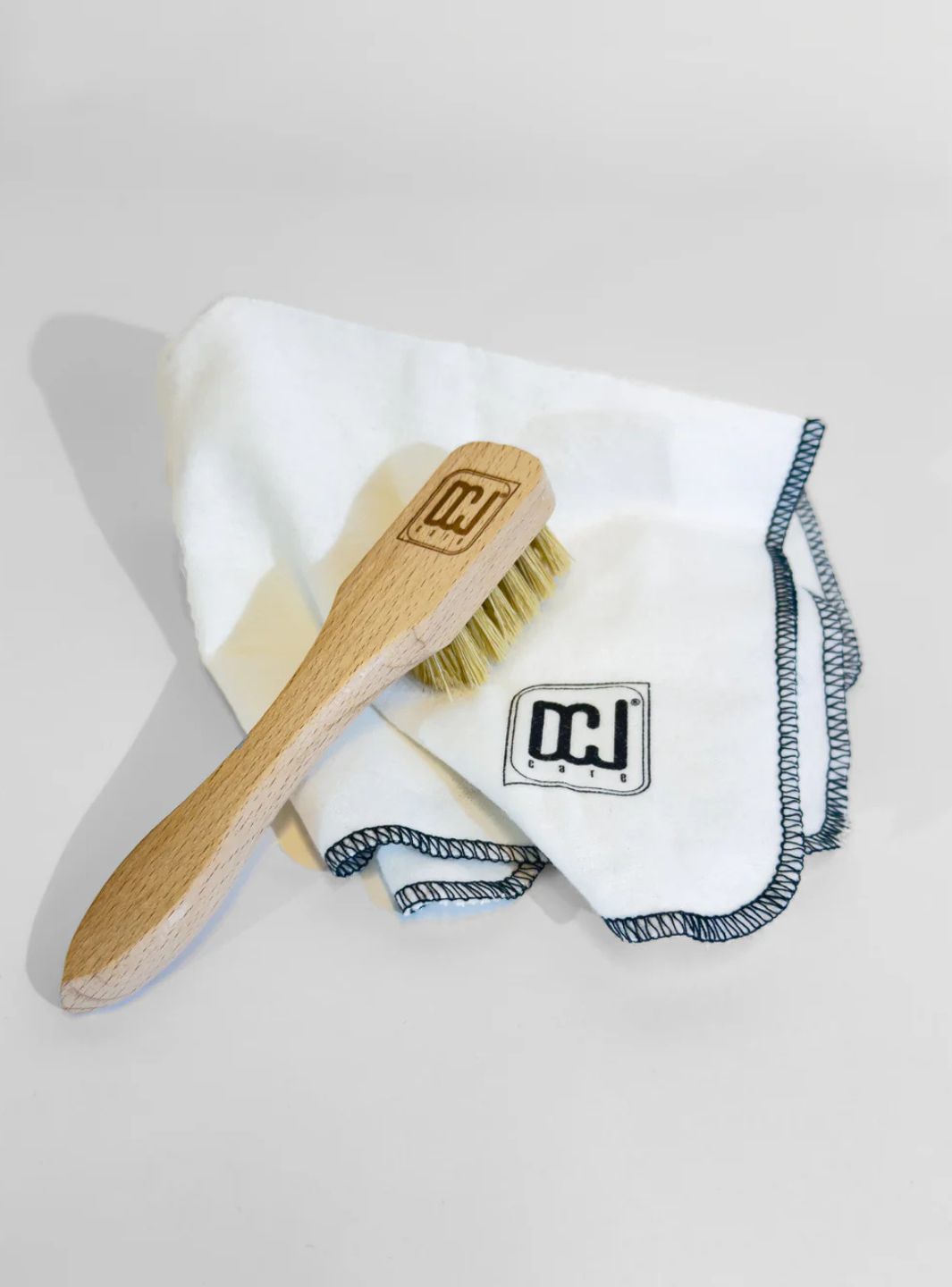 DCJ Care Spazzola Delicata e Panno | ResellZone