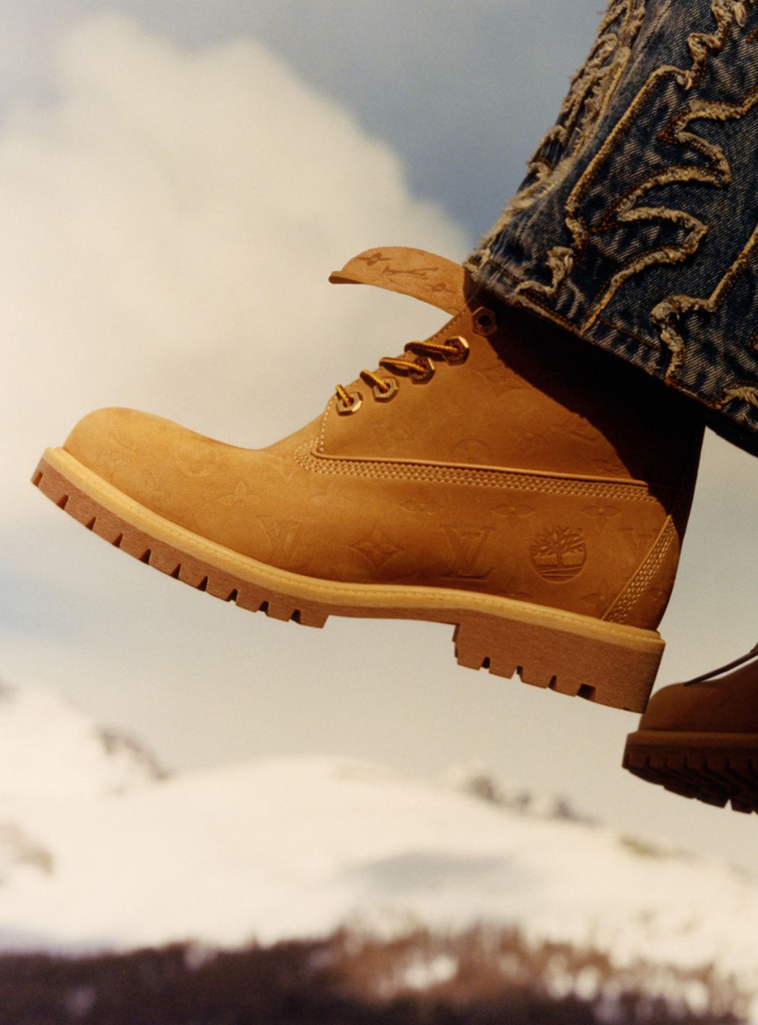 Louis Vuitton Timberland 6" Ankle Boot Wheat Monogram - 1AD72X | ResellZone