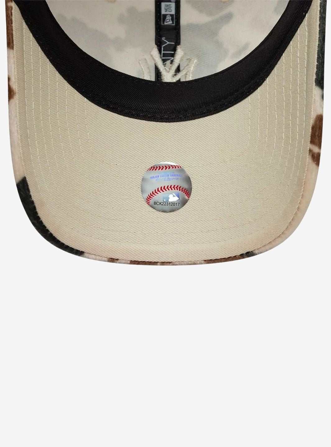 New Era New York Yankees Animal Print Beige 9TWENTY Adjustable Cap - 60844104 | ResellZone