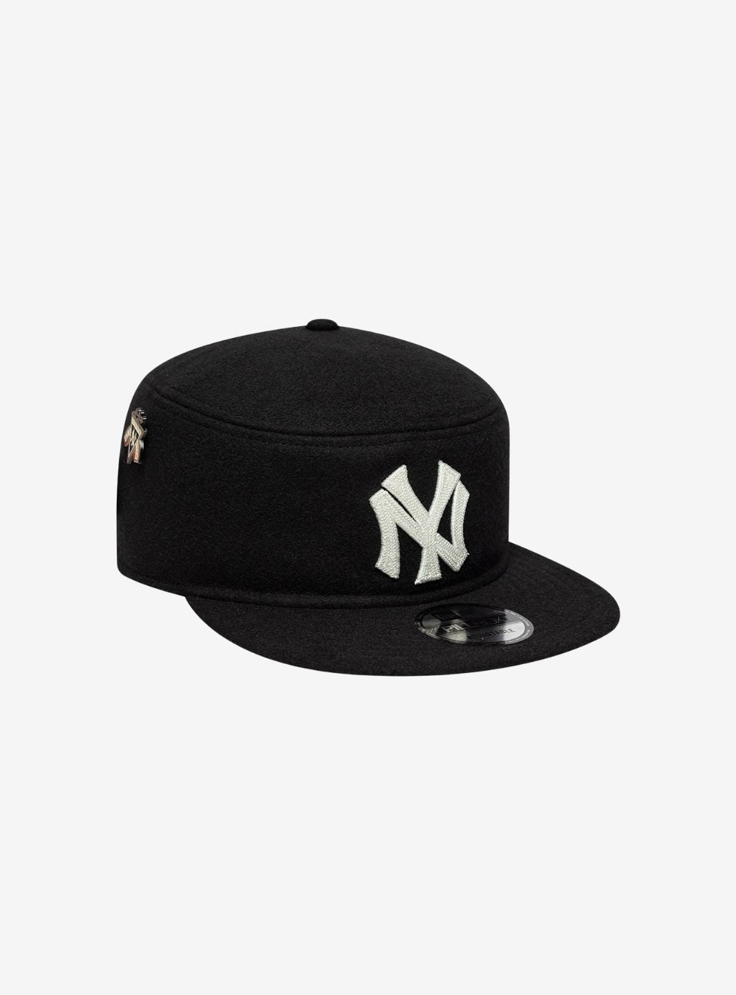 New Era New York Yankees MLB Pillow Black Adjustable Cap with Pin Badge | ResellZone