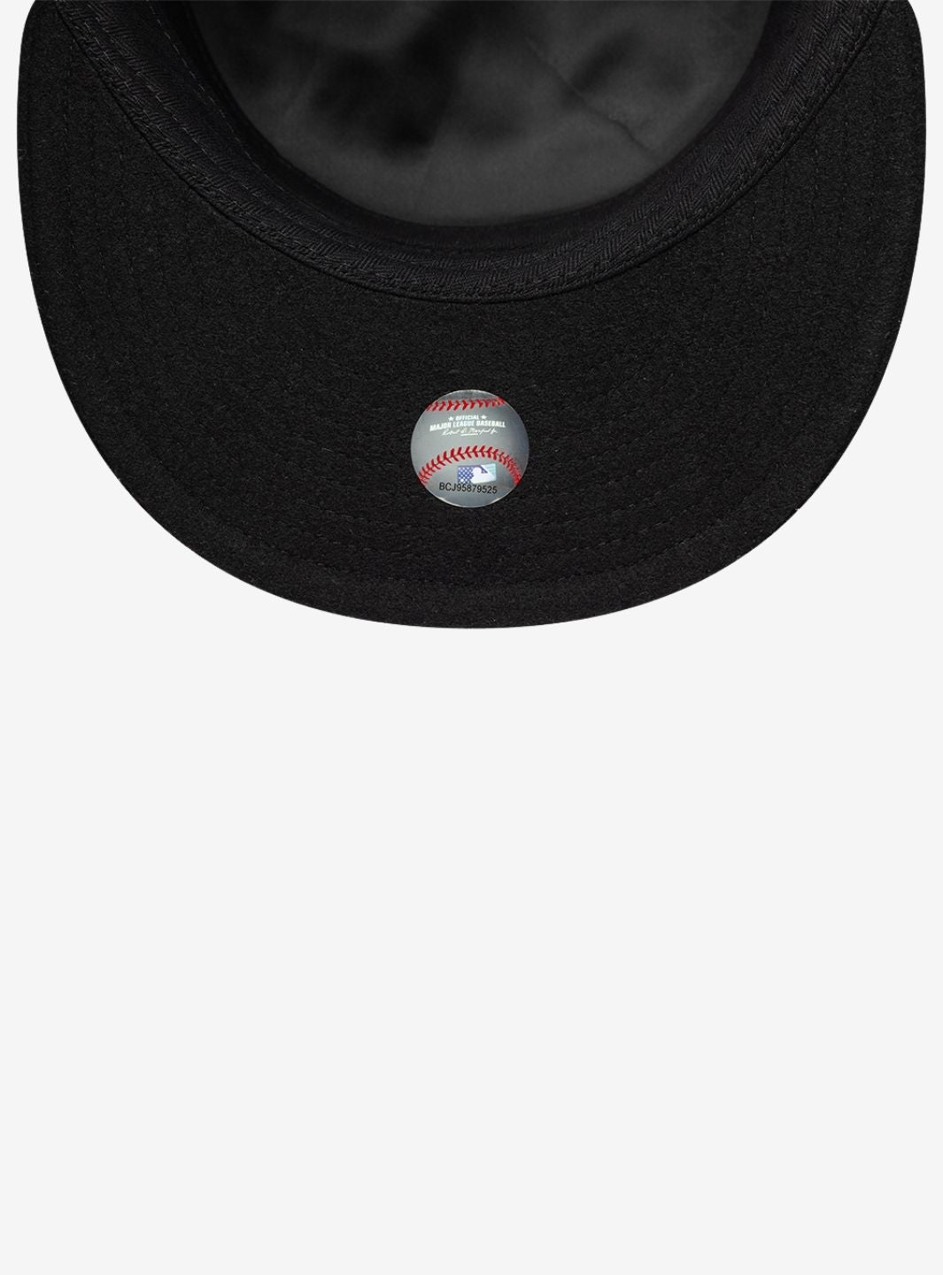 New Era New York Yankees MLB Pillow Black Adjustable Cap with Pin Badge | ResellZone