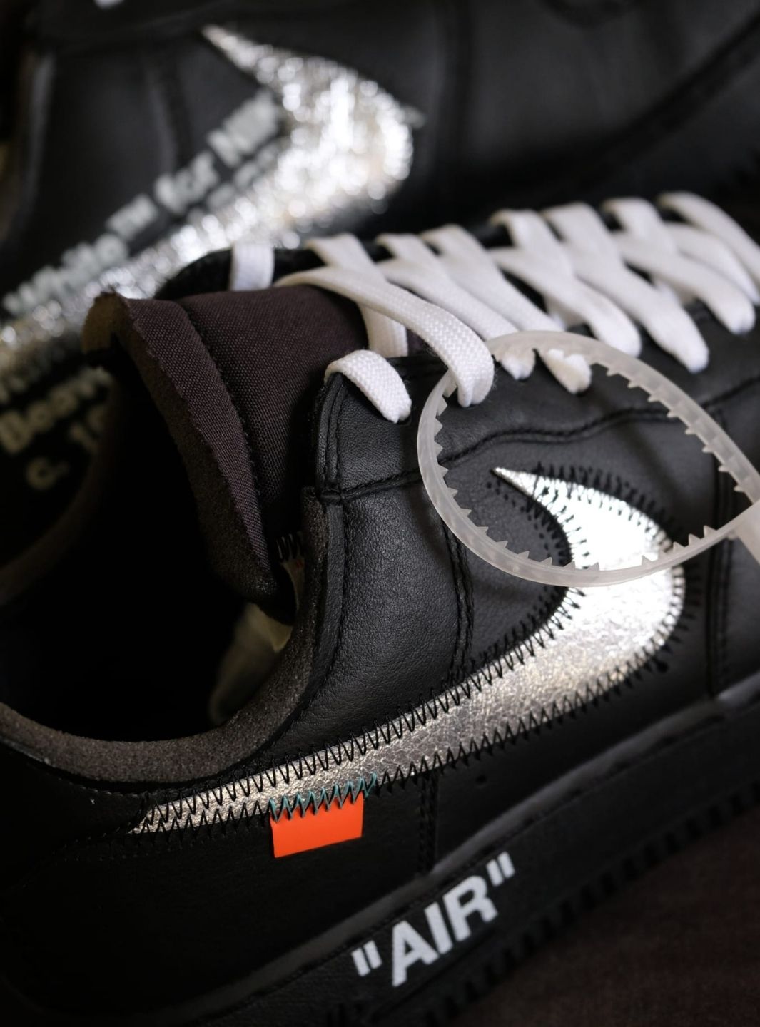 Nike Air Force 1 Low '07 Off-White MoMA (with Socks) - AV5210-001