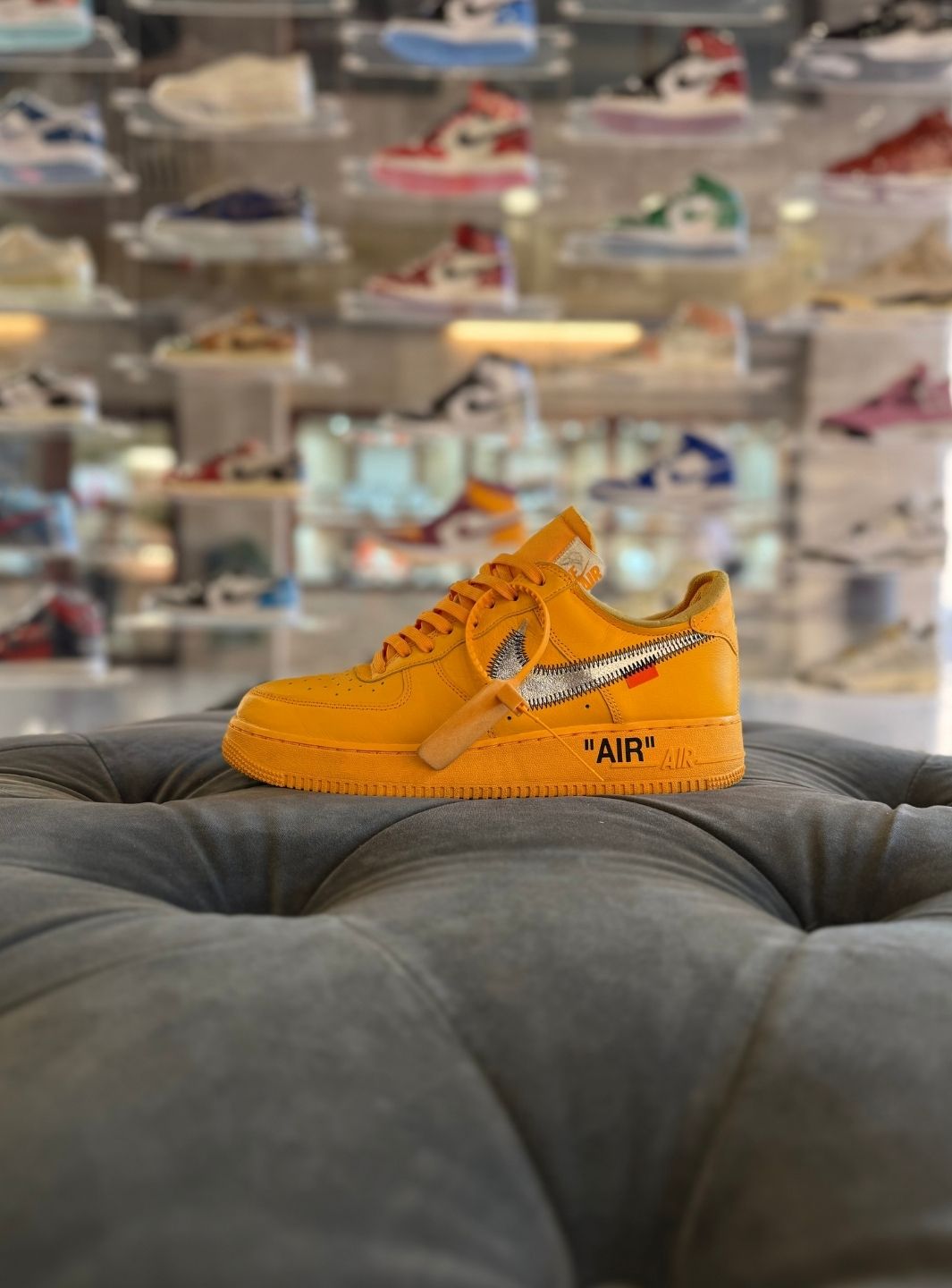 Nike Air Force 1 Low Off-White ICA University Gold - Sneakers Usate | ResellZone